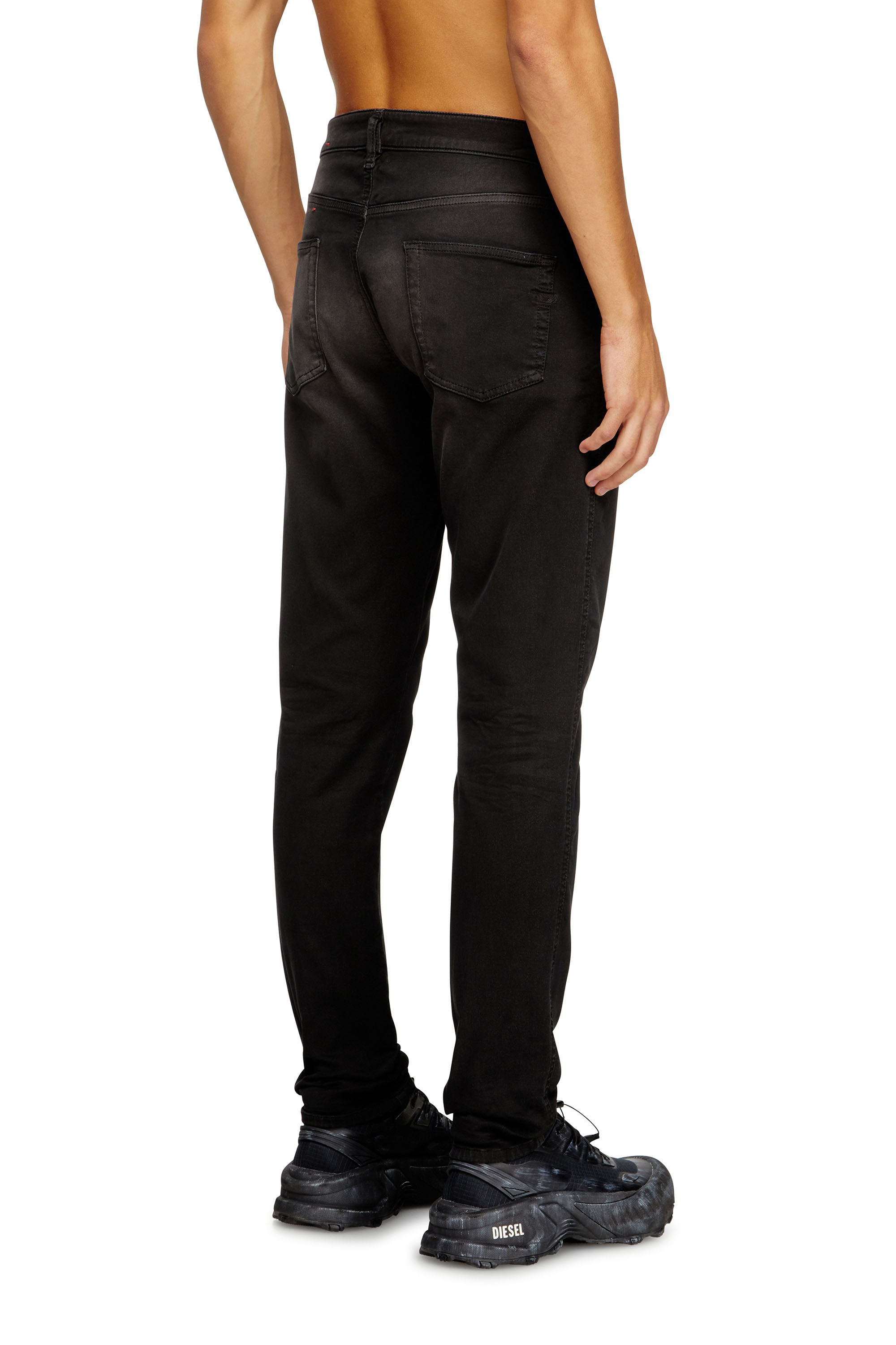Diesel - Slim 2062 D-Strukt Joggjeans® 0670M Homme, Noir/Gris foncé - Image 4