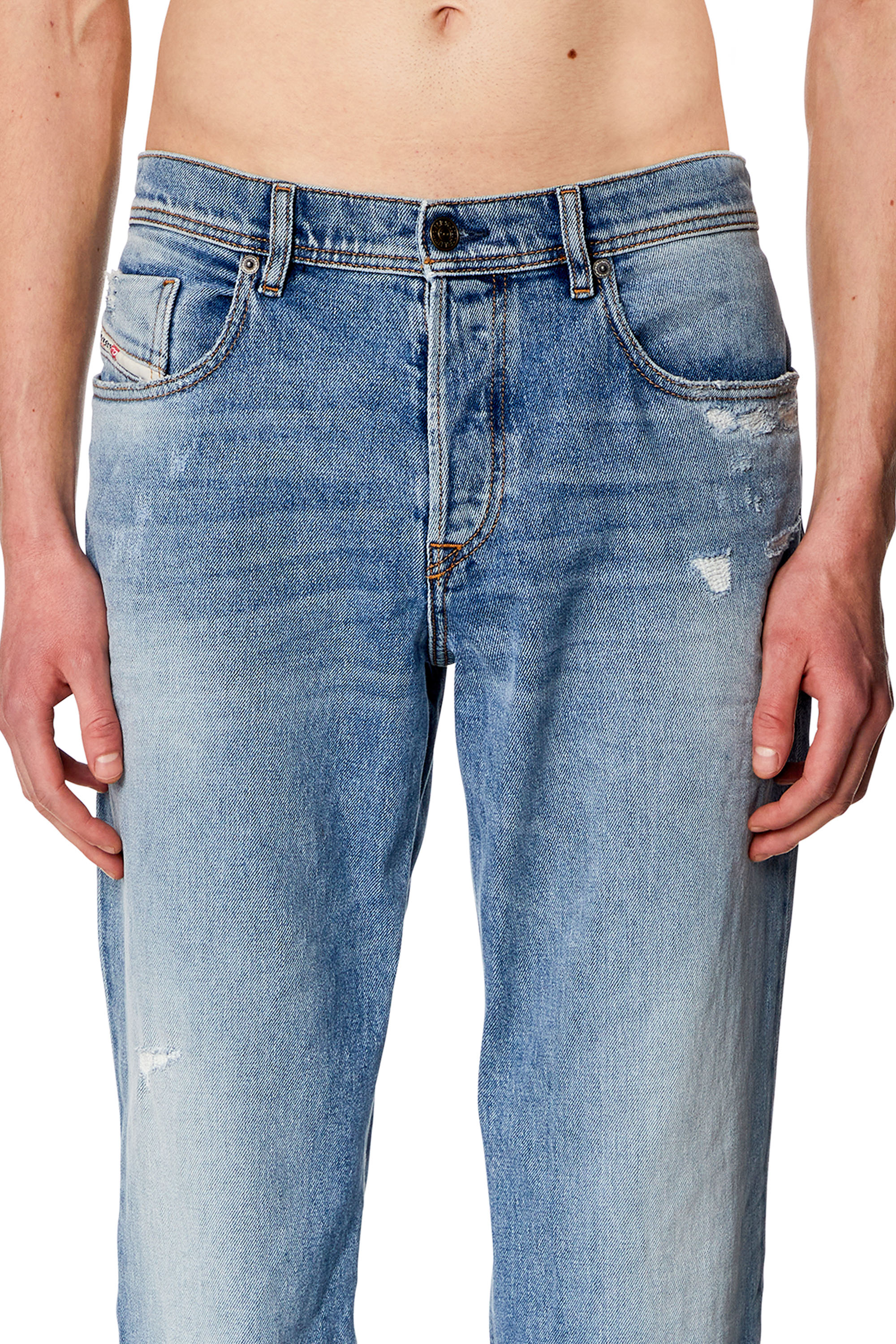 Diesel - Tapered Jeans 2023 D-Finitive 09H46, Bleu Clair - Image 4