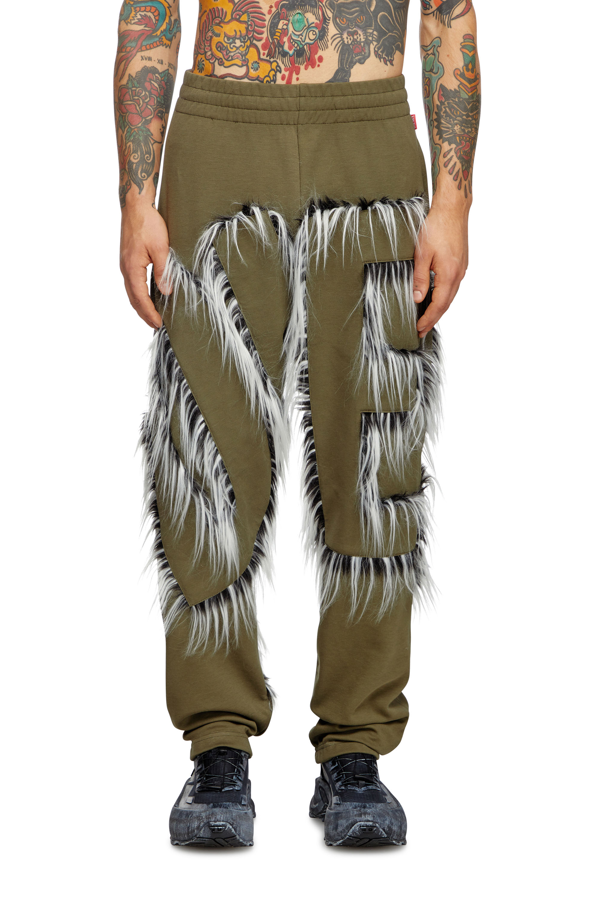 Diesel - P-BIMY-FUR, Pantalon de survêtement avec logo à bordure poilue Homme in Vert - 1