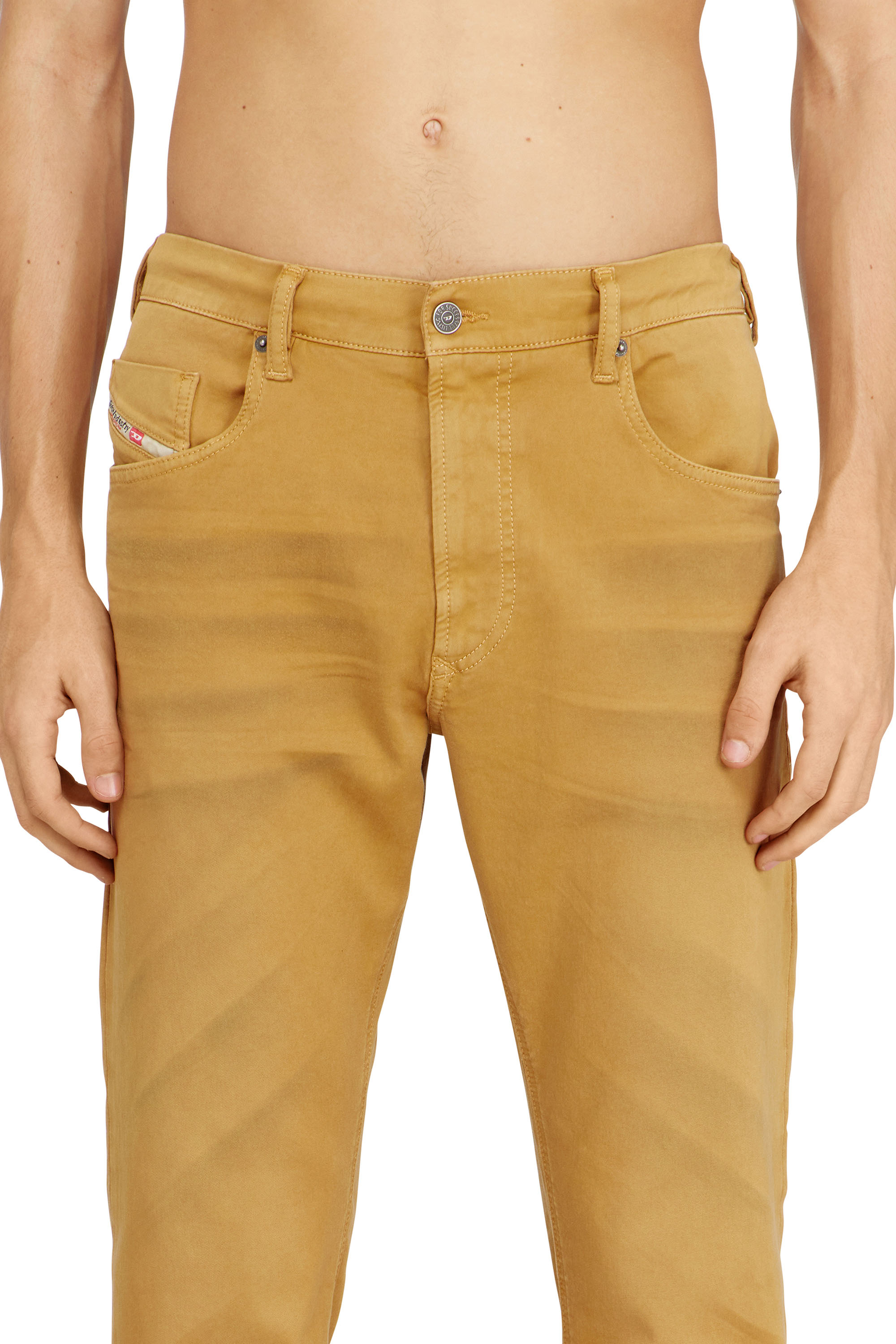 Diesel - Regular 2032 D-Krooley-BW Joggjeans&reg; 0670M Homme, Beige - Image 5