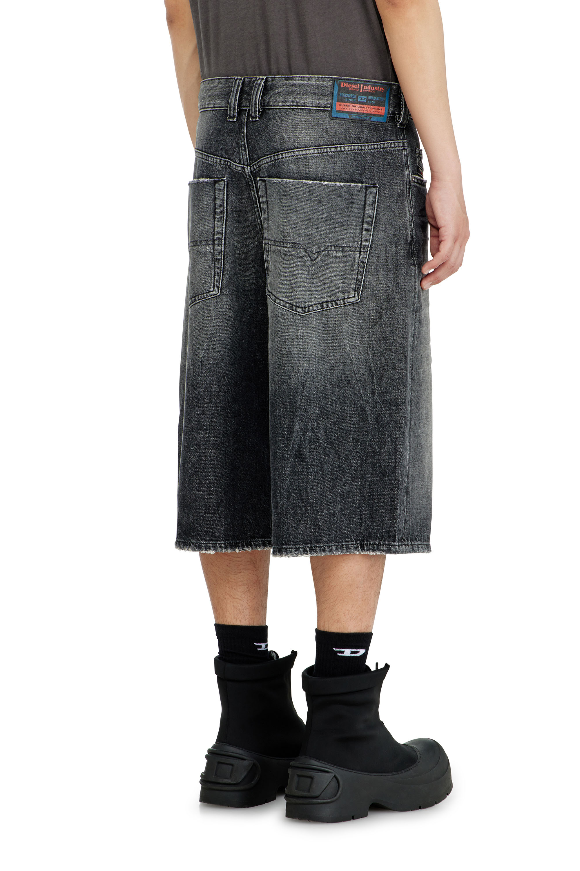 Diesel - D-ENIM-M-SHORT, Short en denim relaxed avec abrasions Mixte in Gris - 3