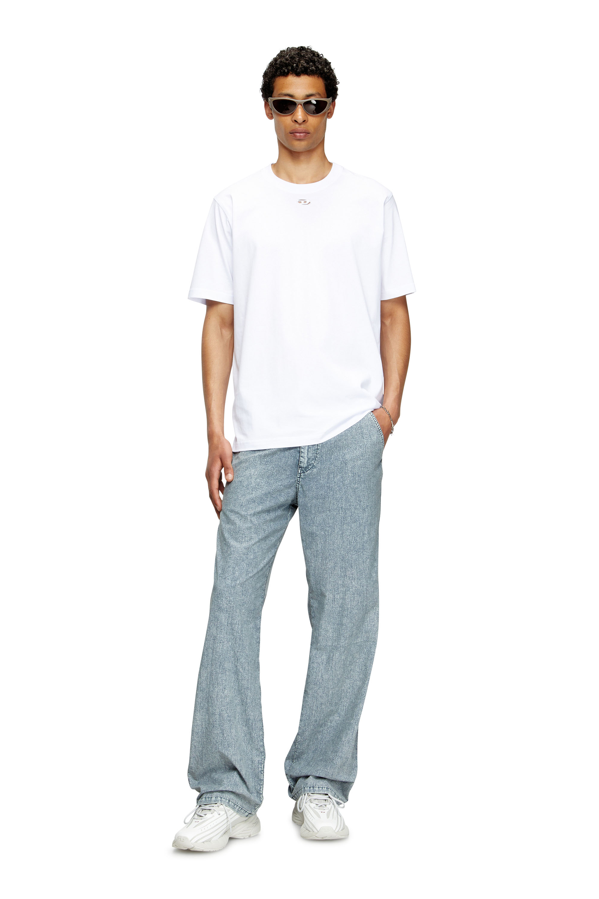 Diesel - T-ADJUST-MAREY, T-shirt avec cut-out à logo Oval D Homme in Blanc - 2