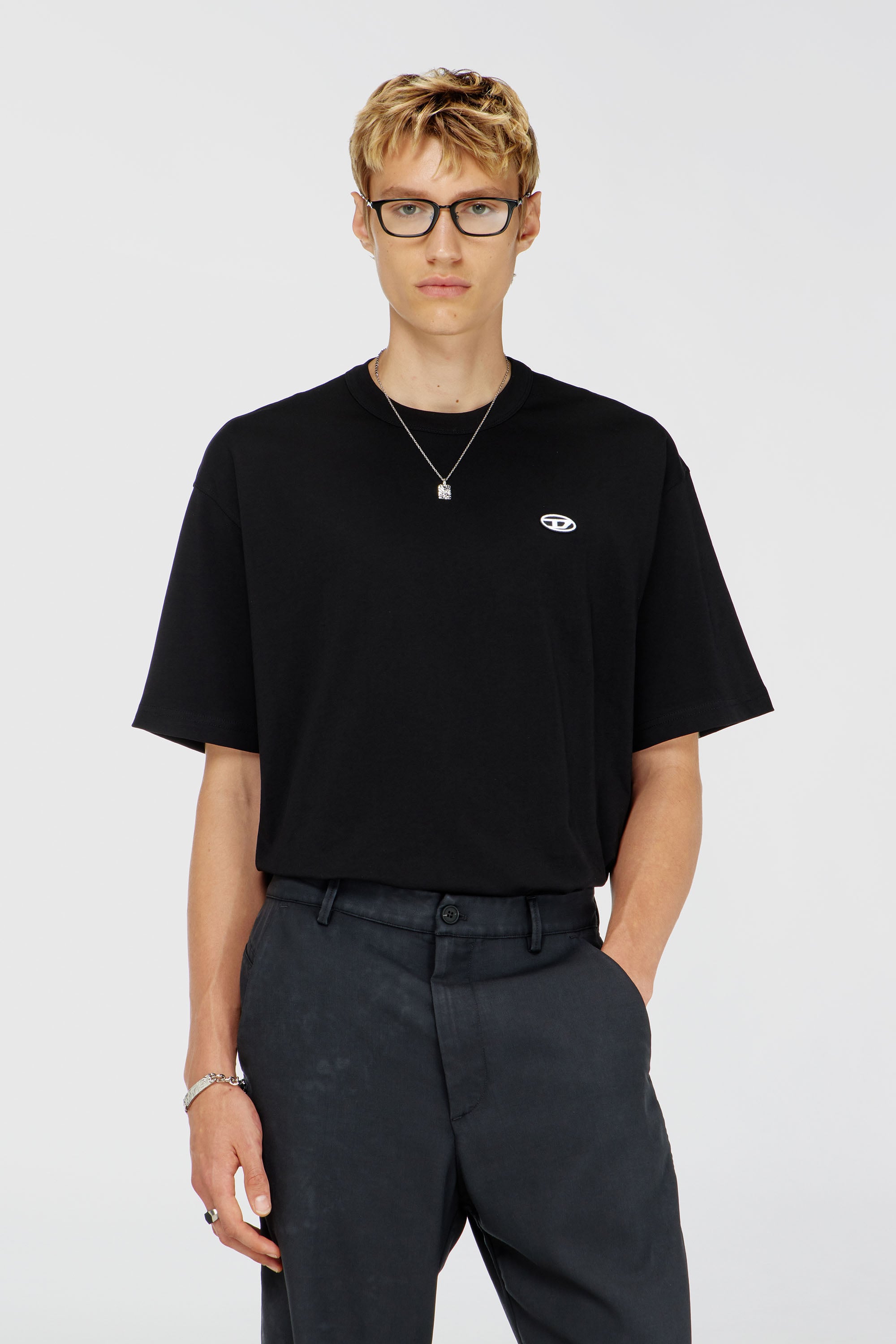 Diesel - T-WASH-MOON-T92, T-shirt en coton avec logo Oval D et graphisme Homme in Noir - 1
