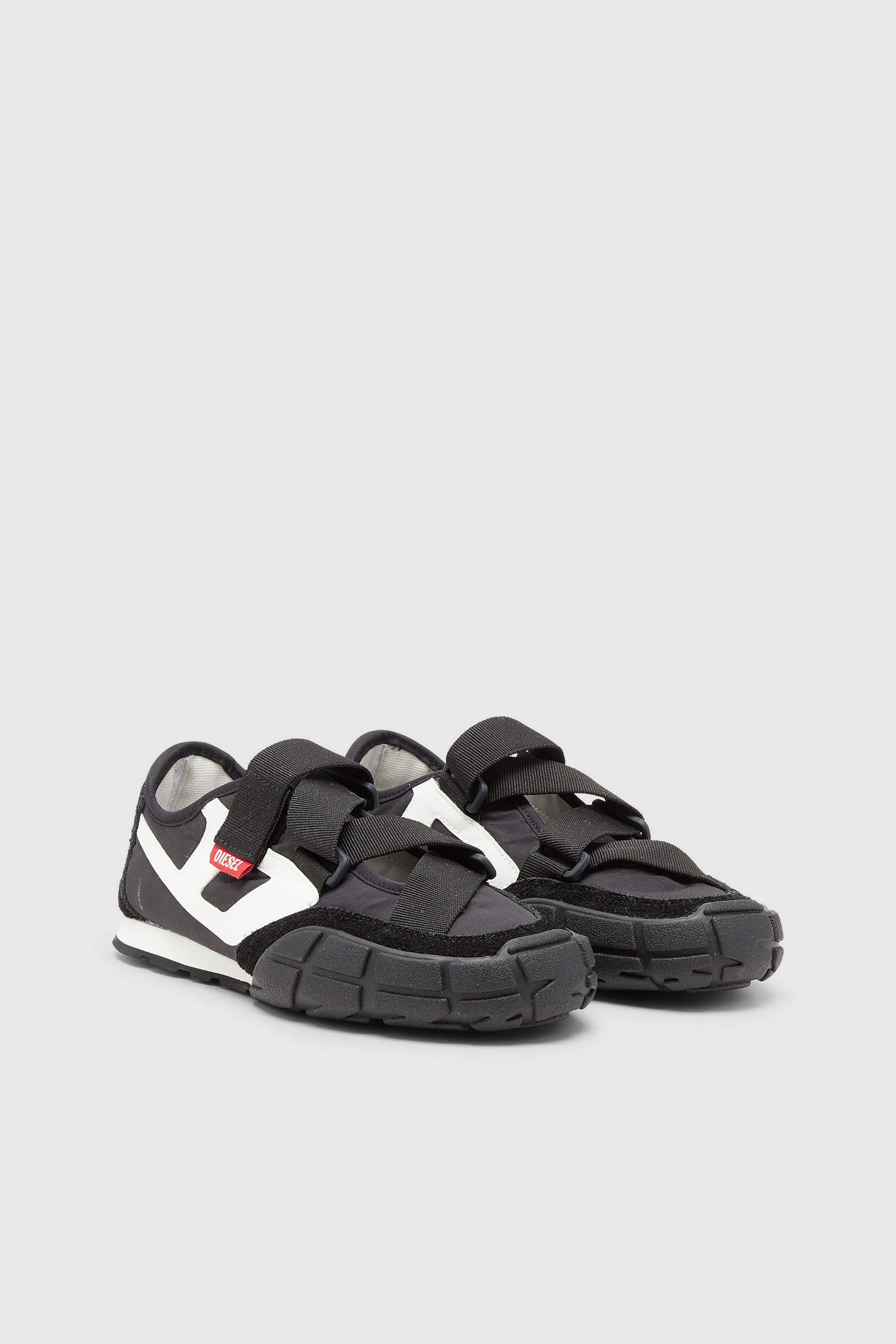 Diesel - S-PAGODHA SLIP-ON W, S-Pagodha-Baskets sans languette &agrave; brides libres en ripstop Femme in Noir - 2