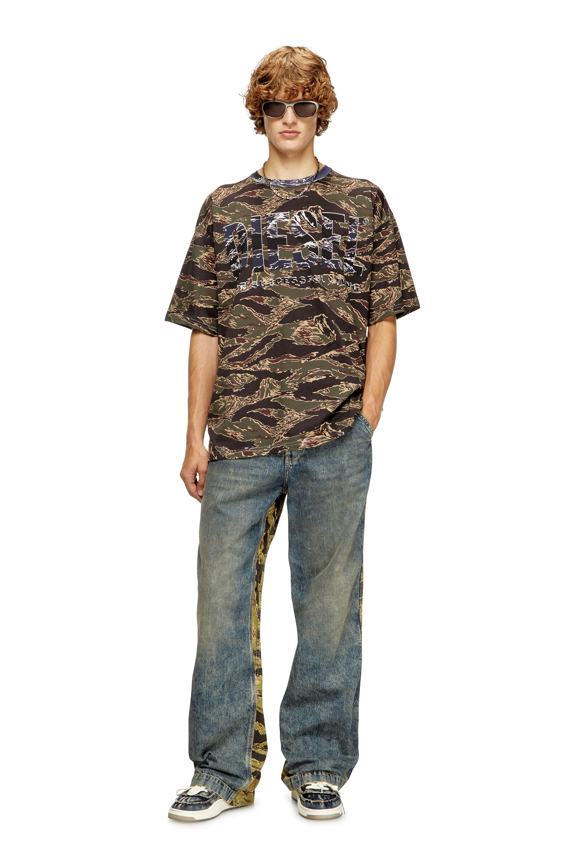 Diesel - T-BOXT-T22, T-shirt camouflage avec logo camouflage Homme in Vert - 2