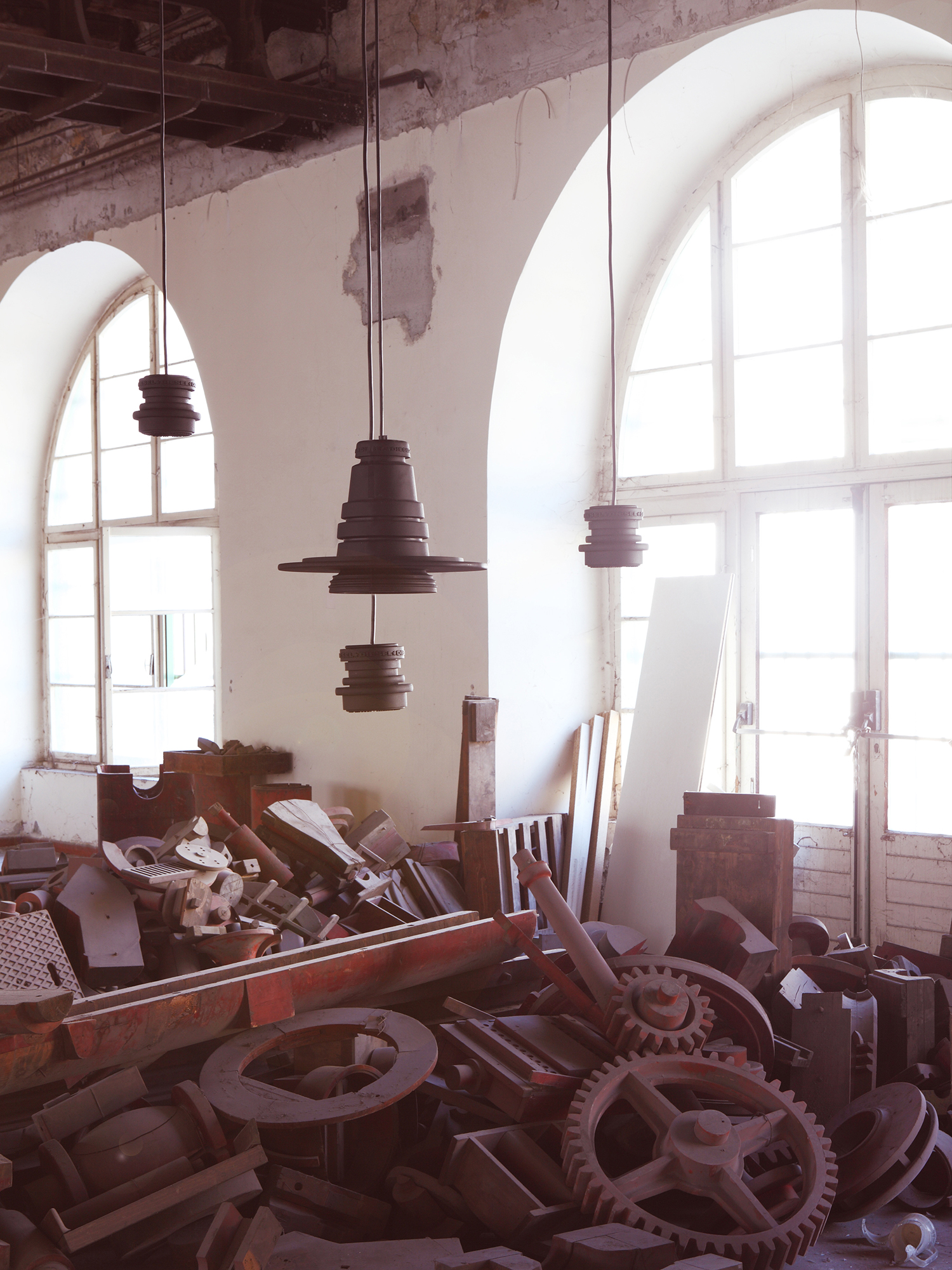 Diesel - TOOL GRANDE SOSP, Grand luminaire inspir&eacute; des objectifs d'appareils photo reflex Mixte in Noir - 4