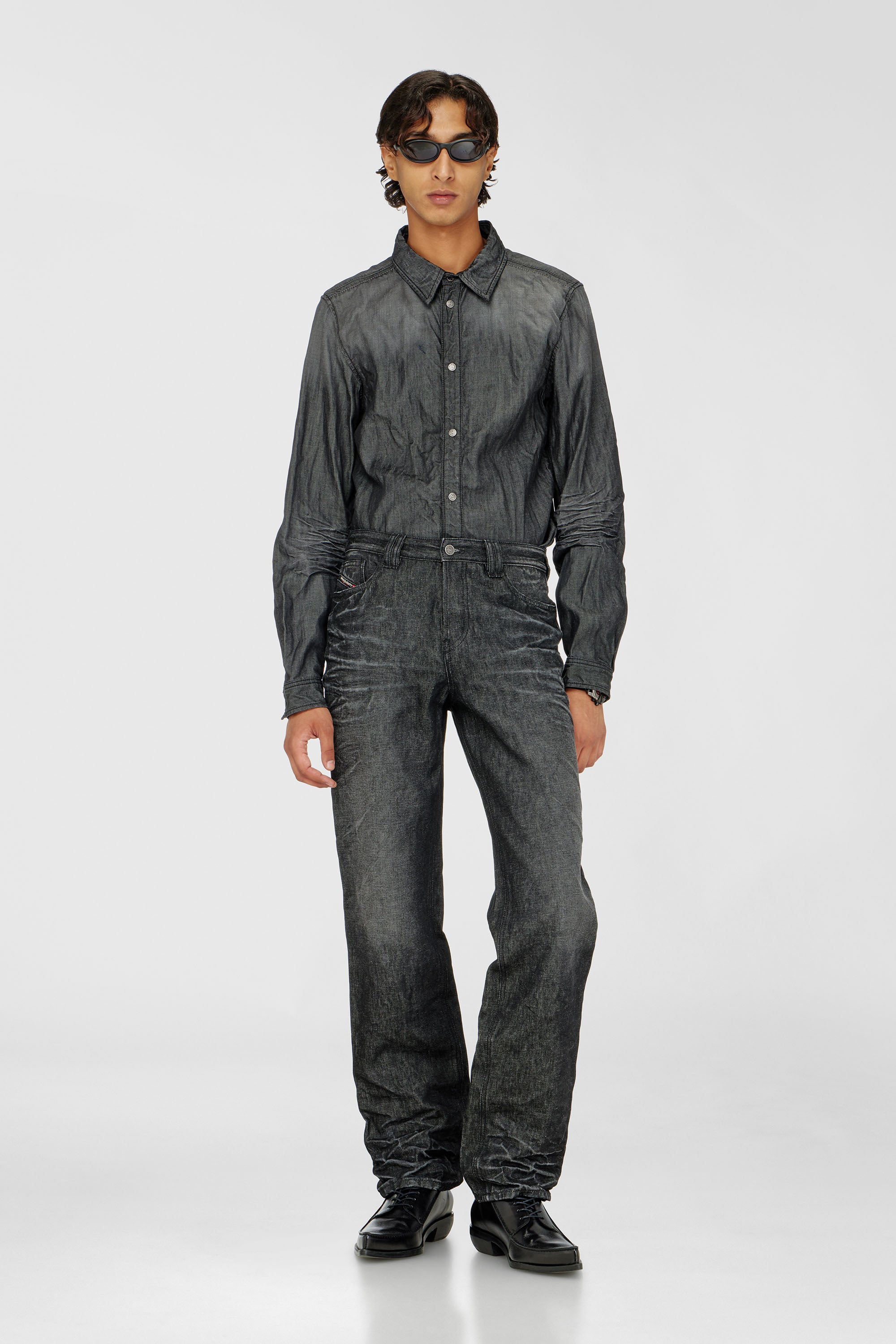Diesel - D-SYNAR-FSJ2, Chemise en denim froiss&eacute; Homme in Gris - 2