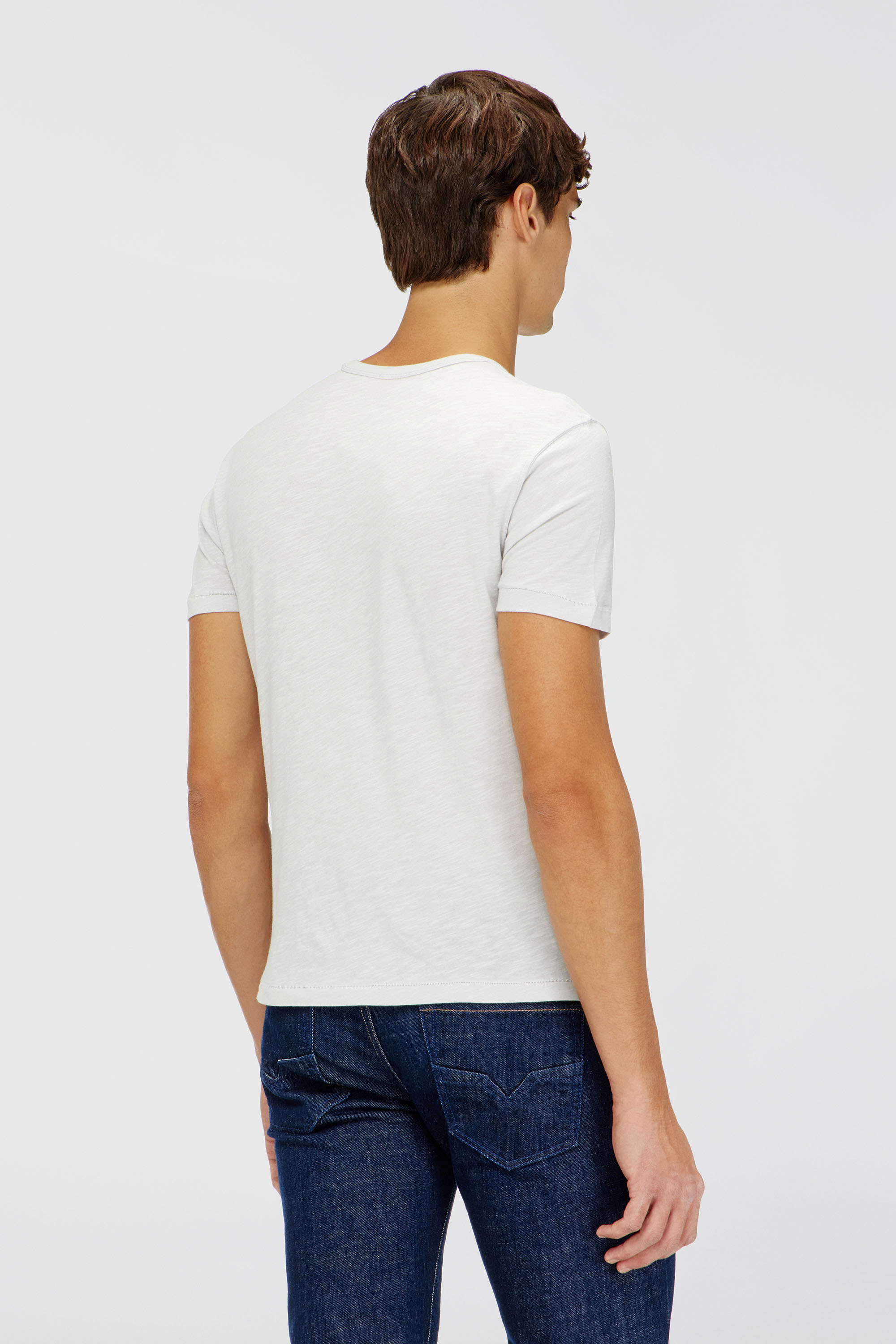 Diesel - T-NOTS, T-shirt en jersey flamm&eacute; avec imprim&eacute; craquel&eacute; Homme in Blanc - 4