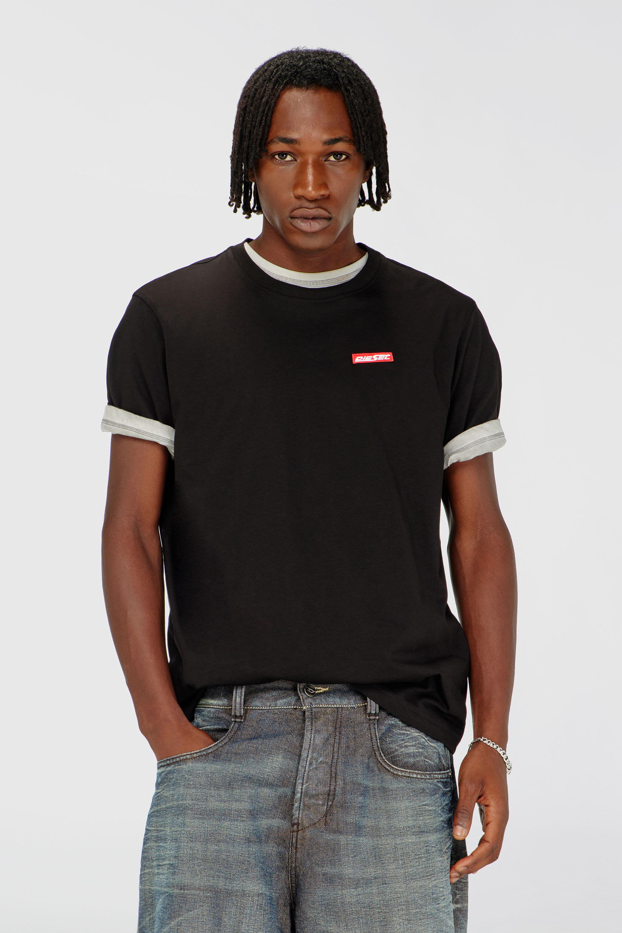Diesel - T-ADJUST-AA12, T-shirt en coton avec patch logo Homme in Noir - 1