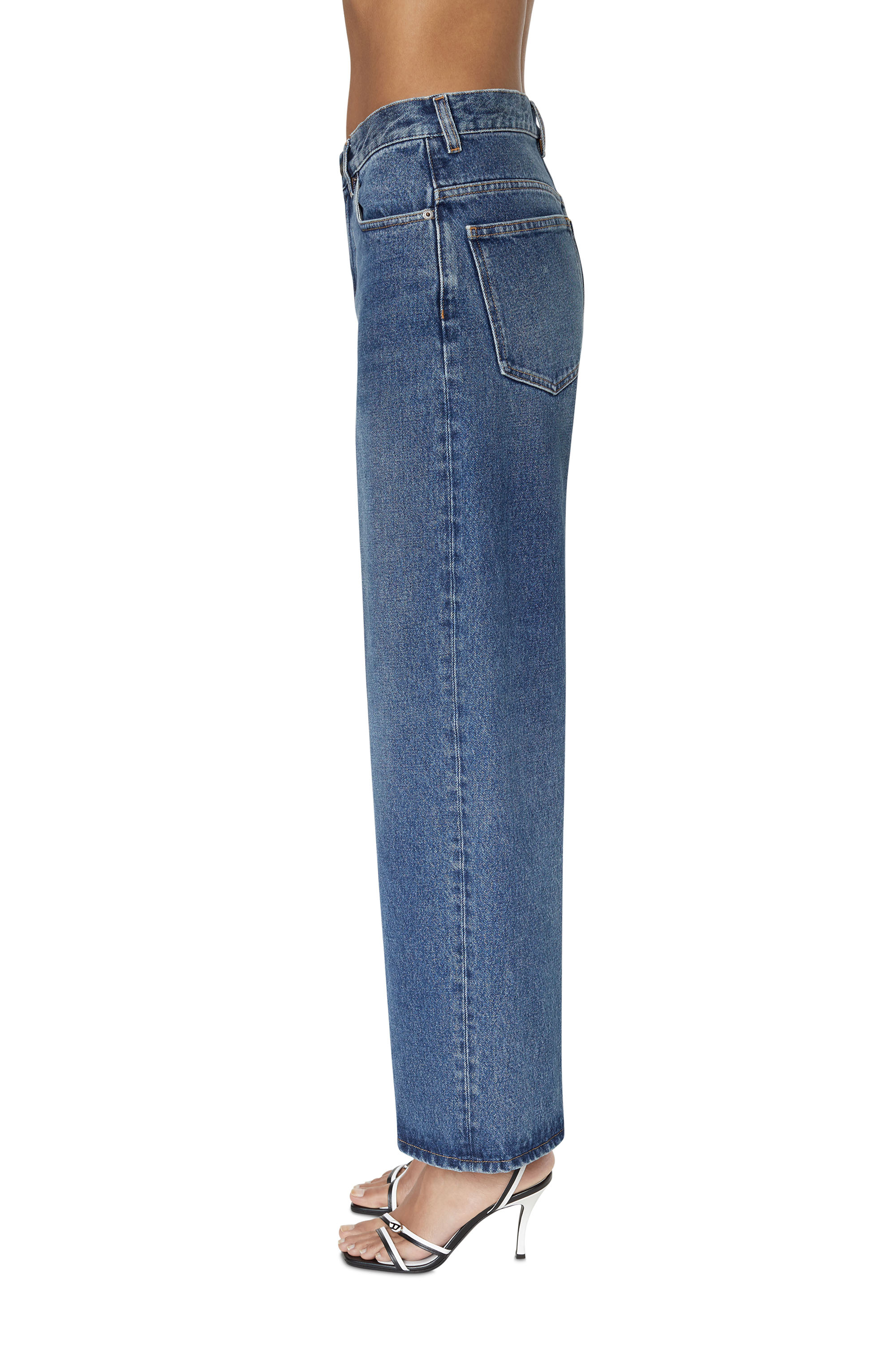 Diesel - 2000 WIDEE 007E5 Bootcut and Flare Jeans, Bleu moyen - Image 4