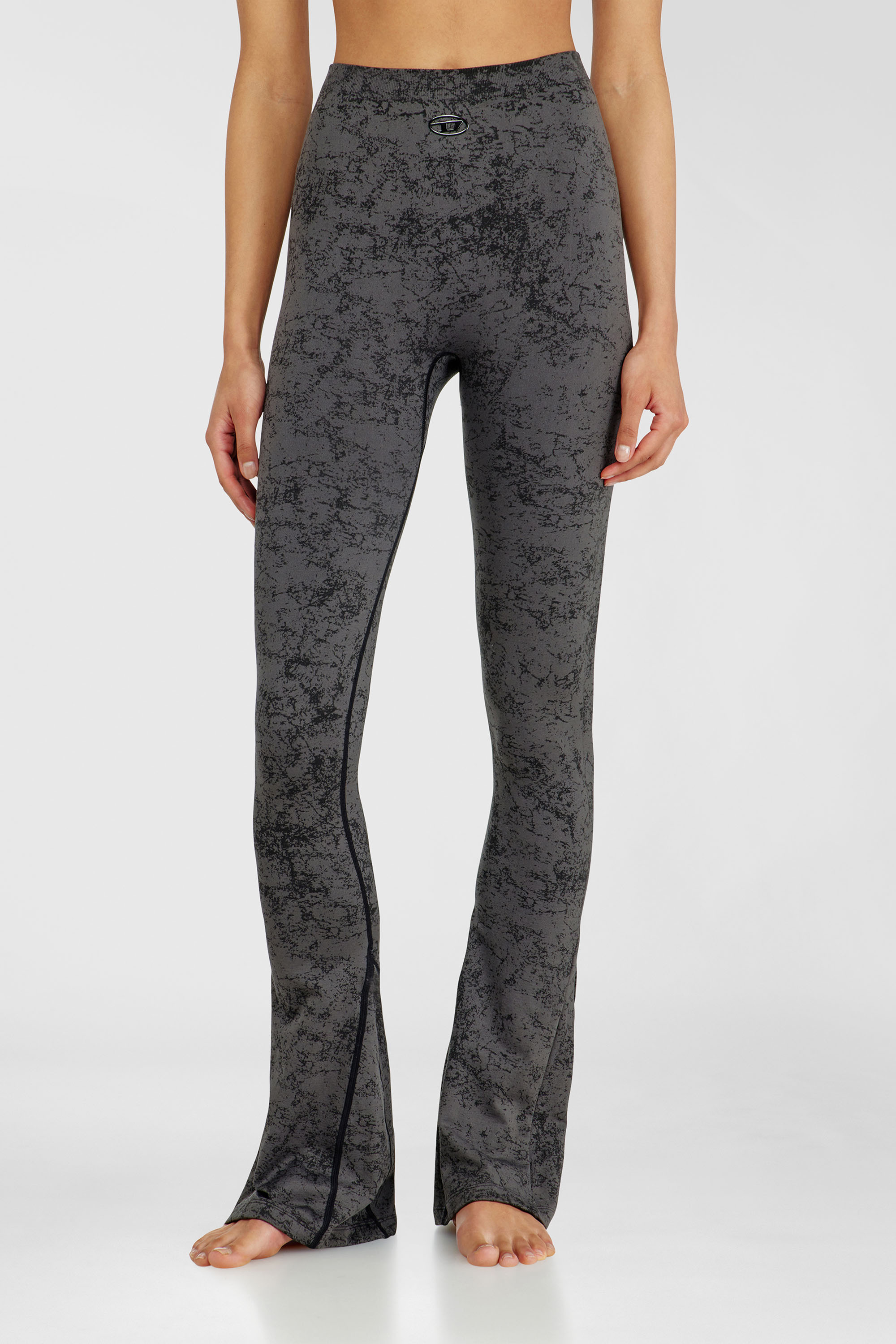 Diesel - CORNELIA-UTLT, Legging &eacute;vas&eacute; avec imprim&eacute; utilitaire Femme in Gris - 1