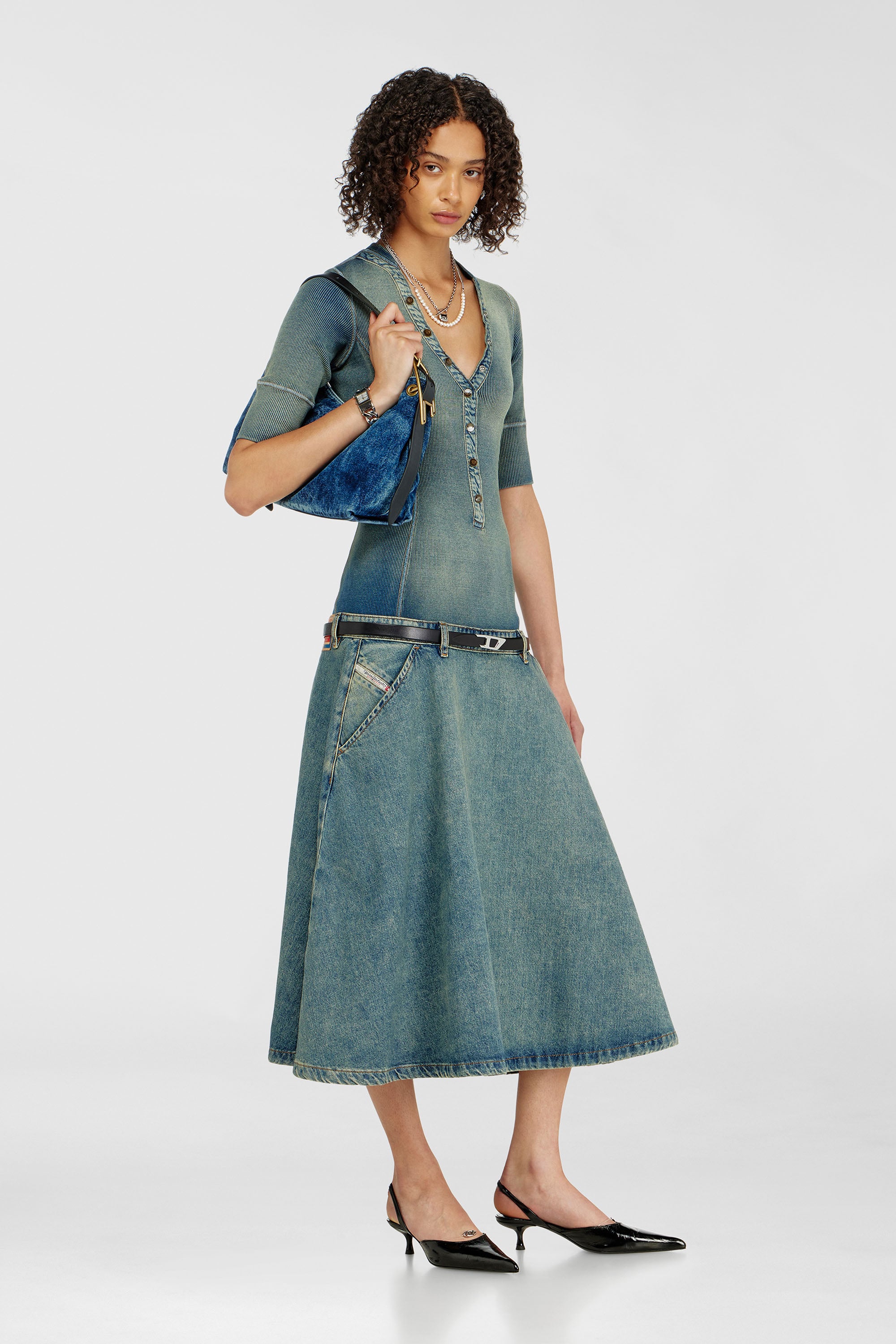 Diesel - DE-ANIM-S, Robe midi &agrave; taille basse en maille et denim Femme in Bleu - 2