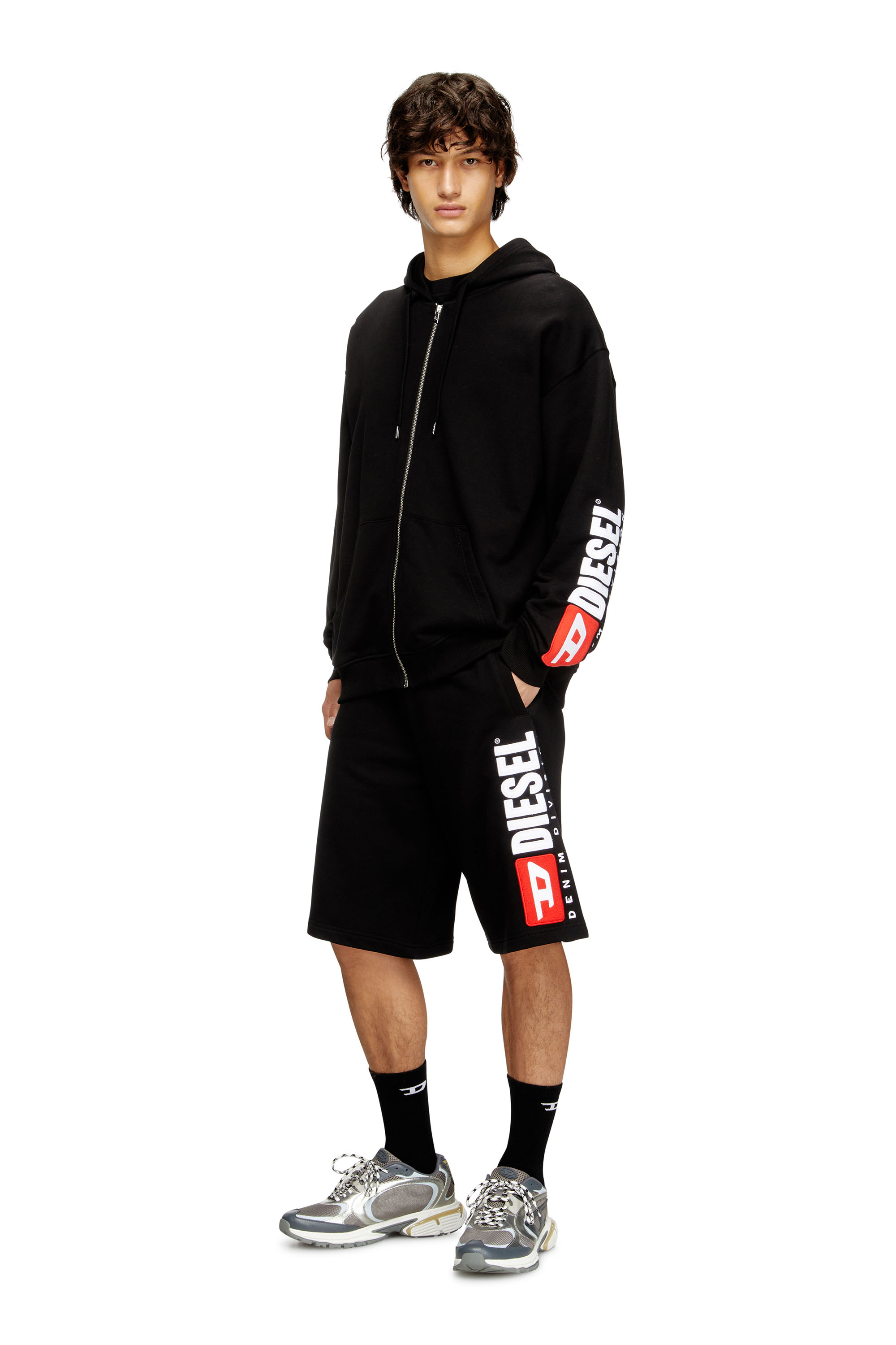 Diesel - P-CROW-DIV, Shorts en polaire avec maxi écusson logo Homme in ToBeDefined - 2