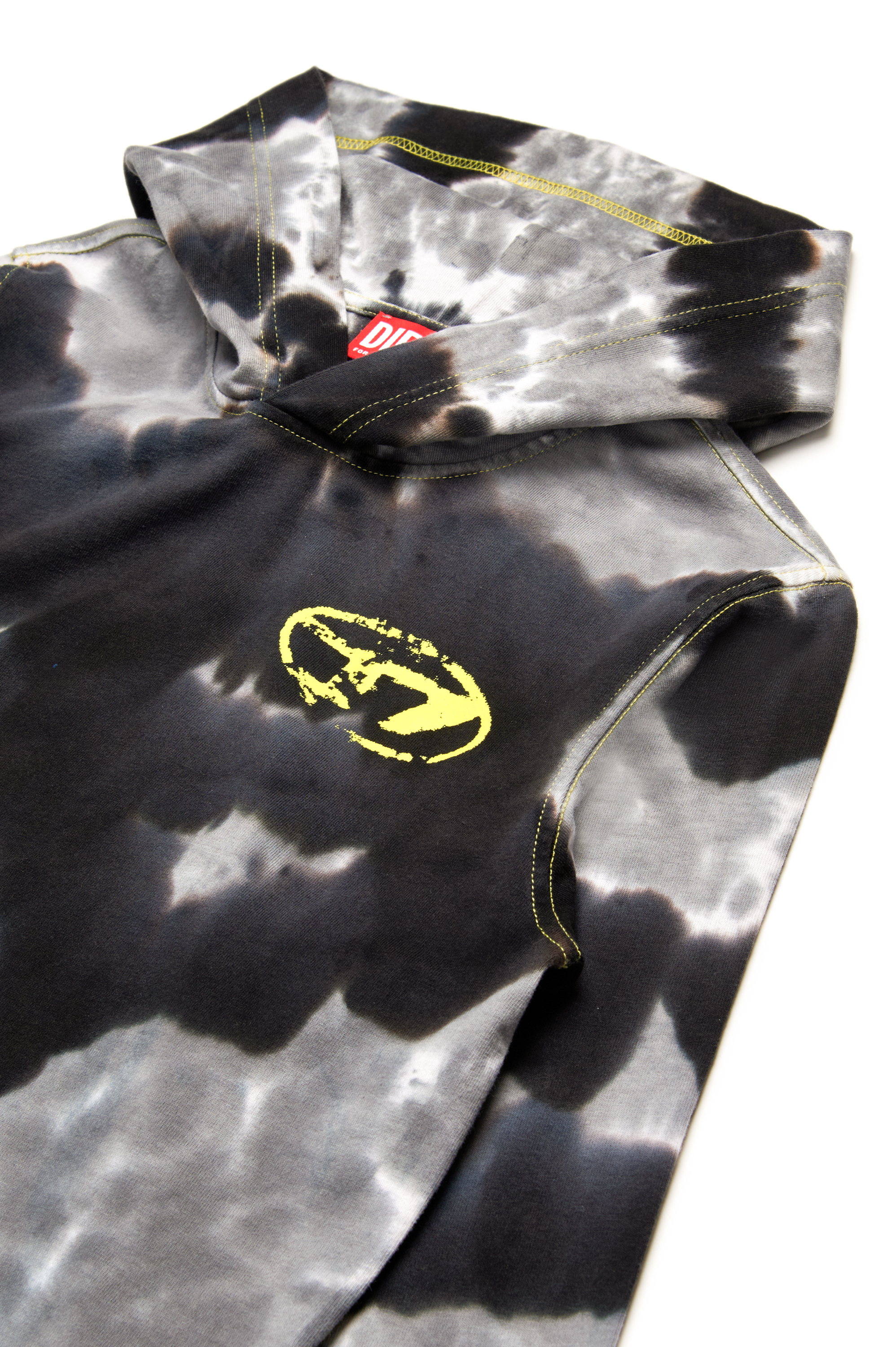 Diesel - SCRANELSHOODN1 OVER, T-shirt &agrave; manches longues &agrave; capuche avec imprim&eacute; batik Homme in Noir - 3