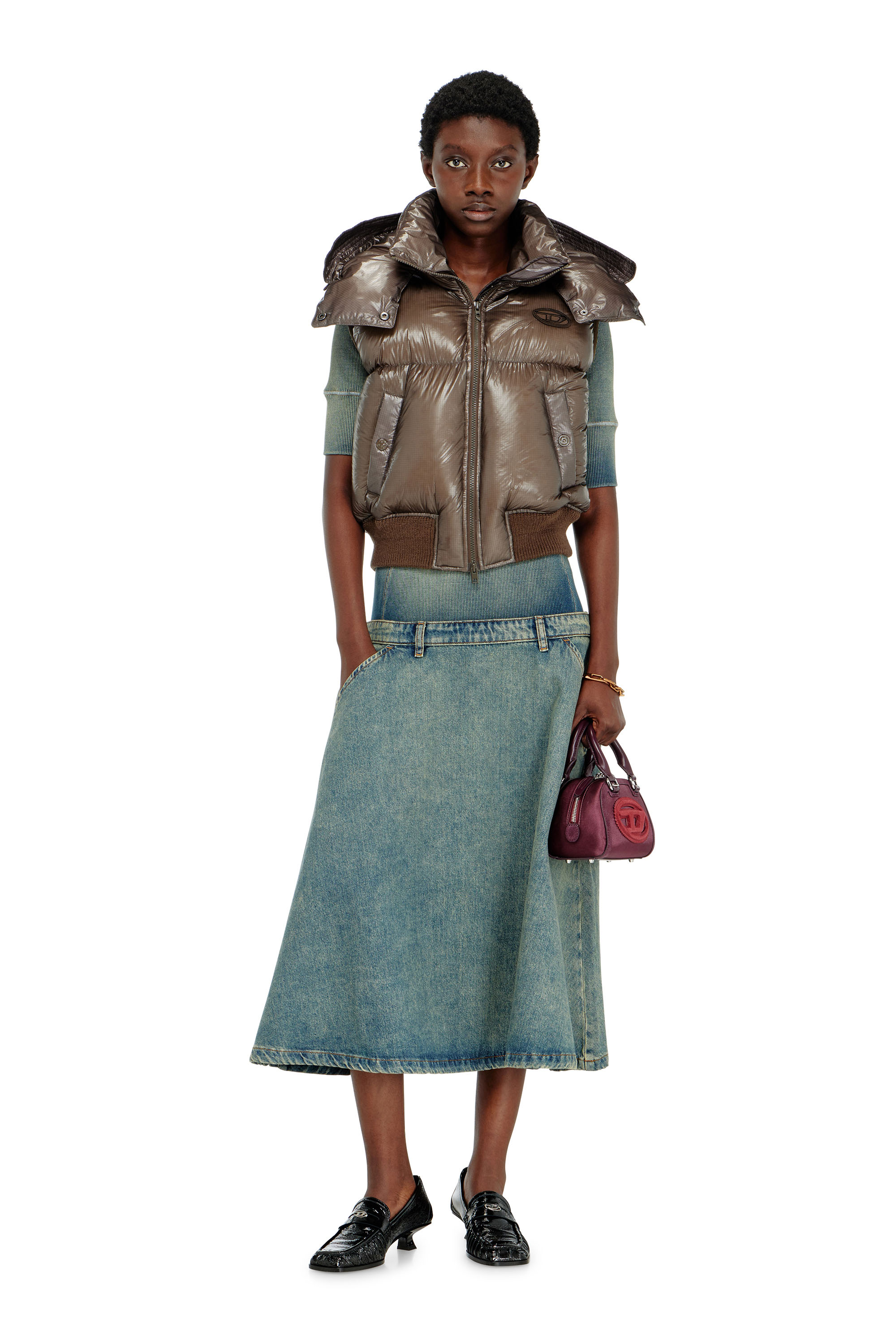 Diesel - W-PEYT-SSL-NEW-T1, Doudoune sans manches en ripstop avec capuche amovible Femme in Marron - 2