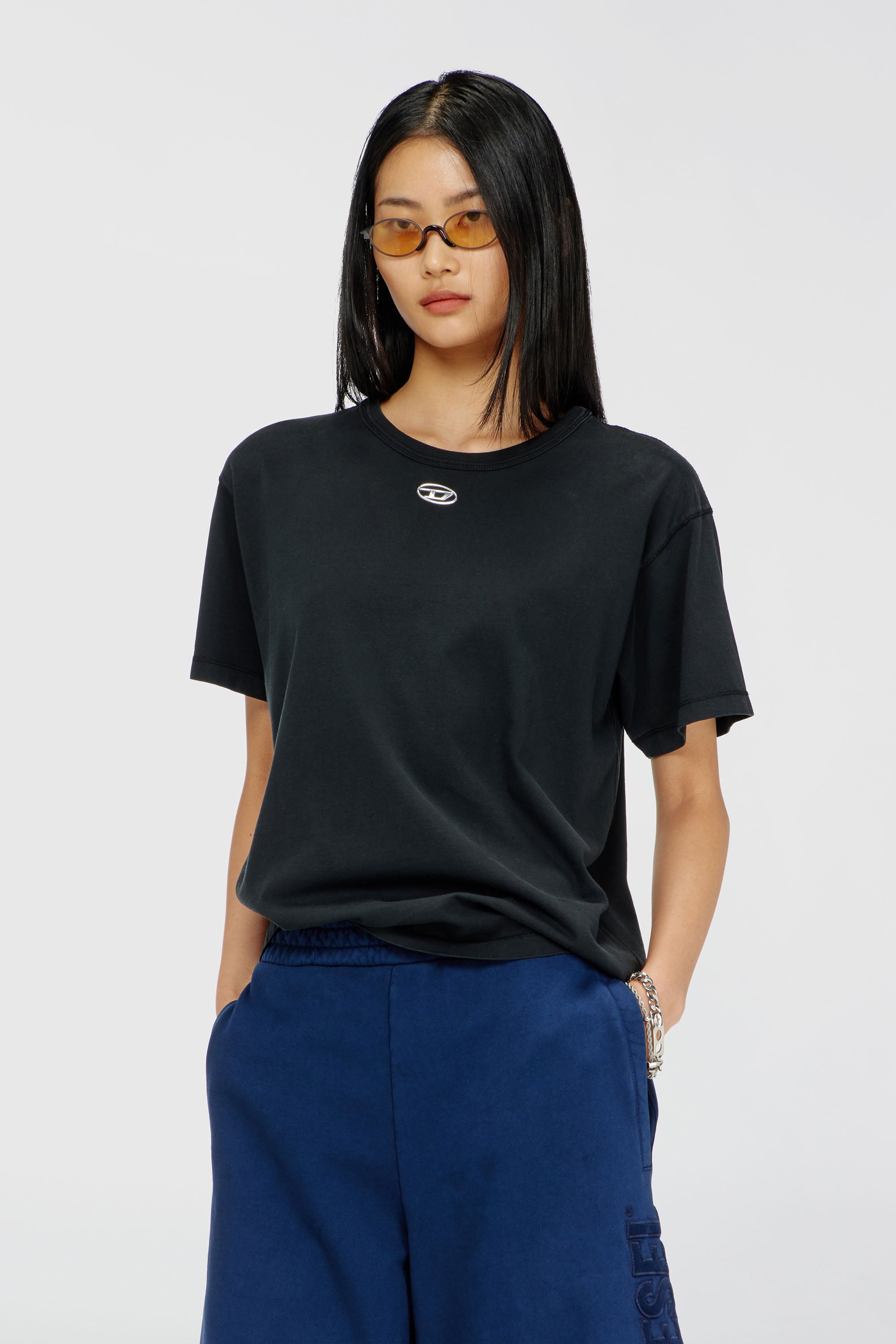 Diesel - T-NORMY-OD-S1, T-shirt en coton avec Oval D m&eacute;tallique Femme in Noir - 1