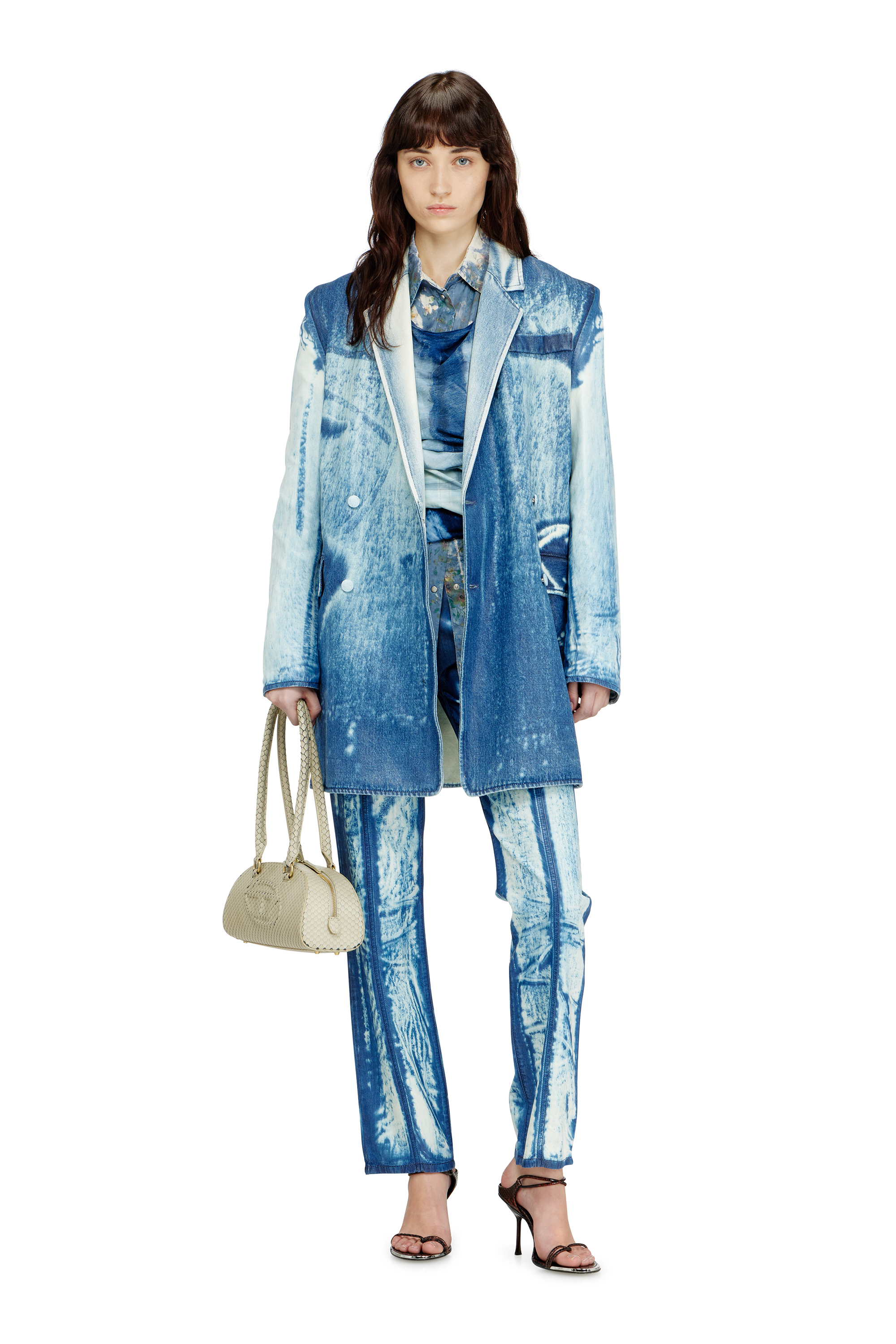 Diesel - 1DR DOME SHOULDER EW, 1DR Dome-Sac bowling allong&eacute; en cuir textur&eacute; Femme in Beige - 3