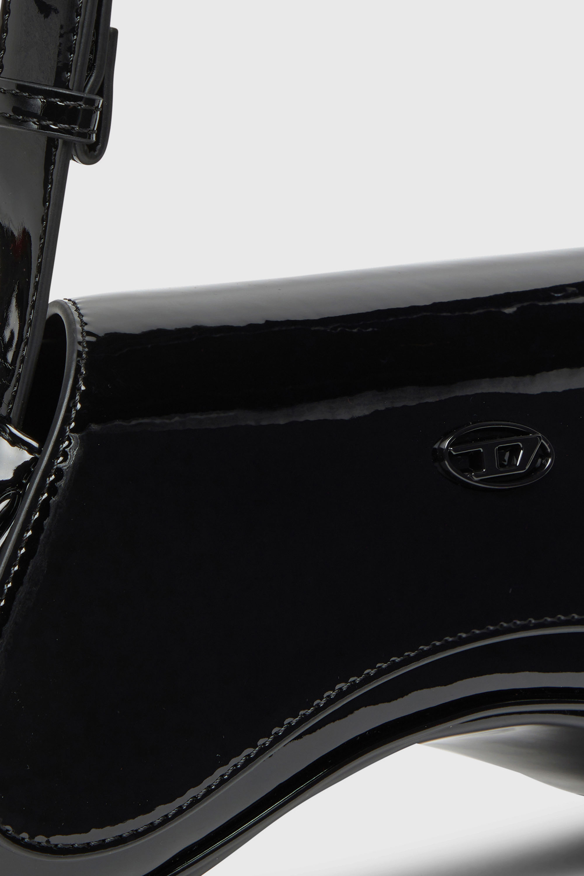 Diesel - PLAY CROSSBODY, Play-Sac &agrave; bandouli&egrave;re glossy Femme in Noir - 6