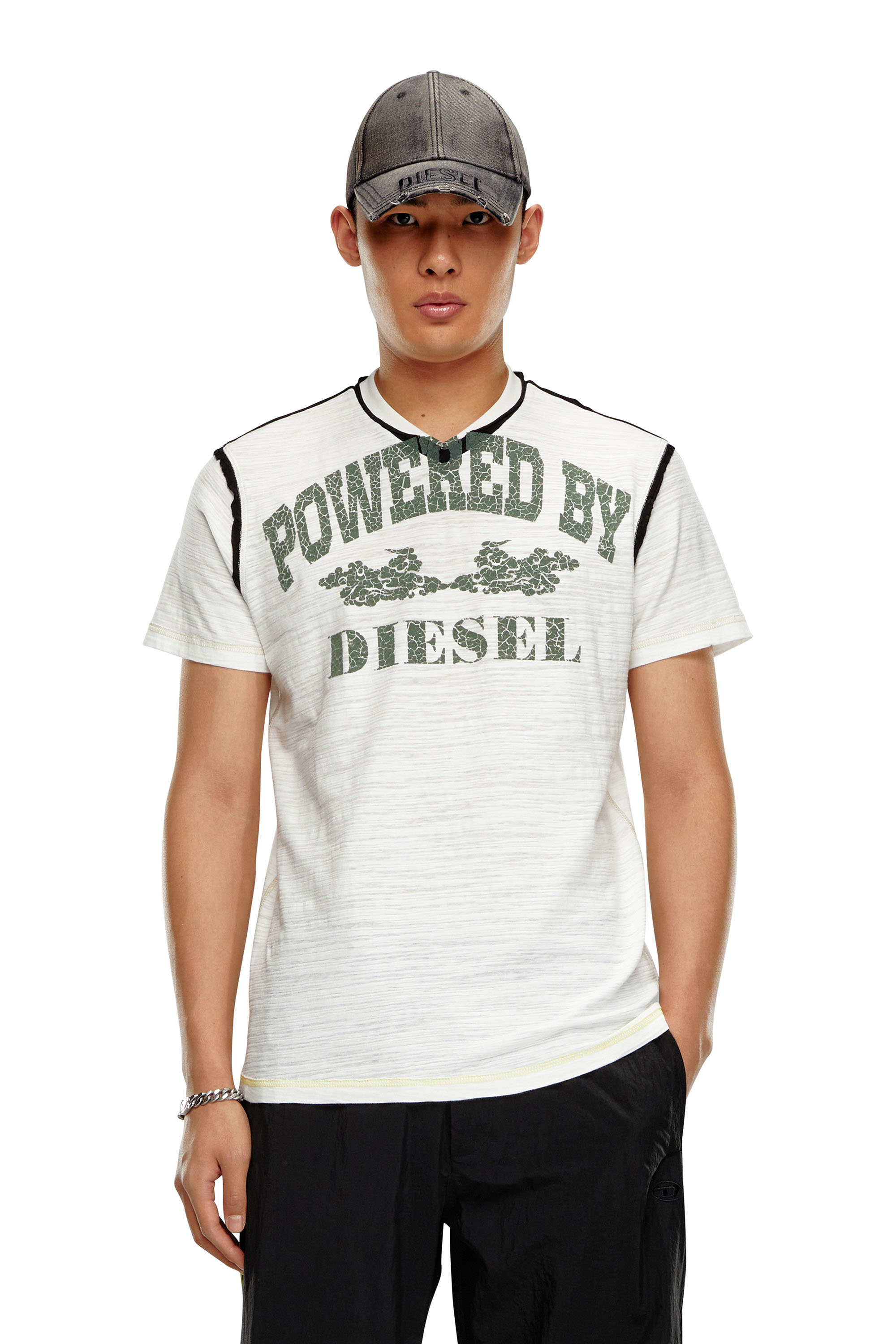 Diesel - T-DIEGOR-V-RAW, T-shirt avec col en V en jersey flammé inside-out Homme in Blanc - 1