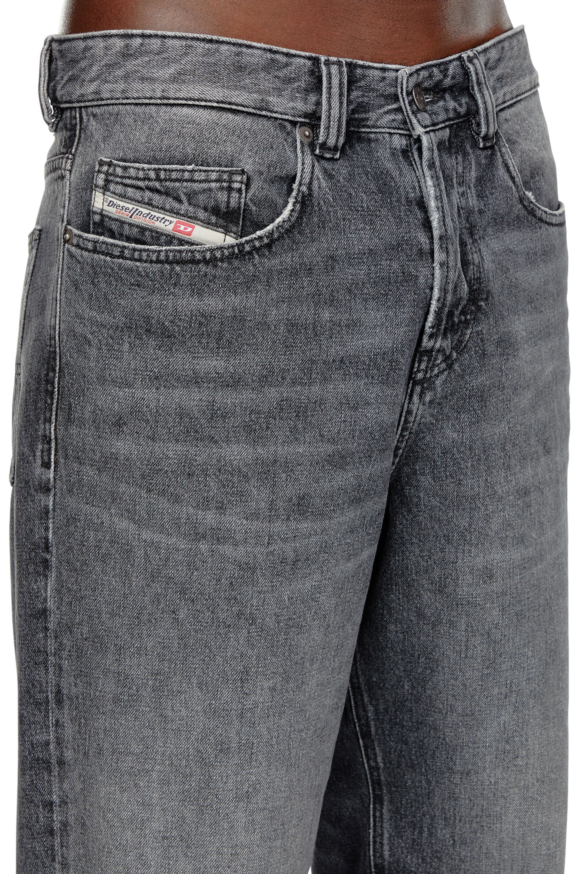 Diesel - Straight Jeans 2001 D-Macro 007X3, Gris foncé - Image 5