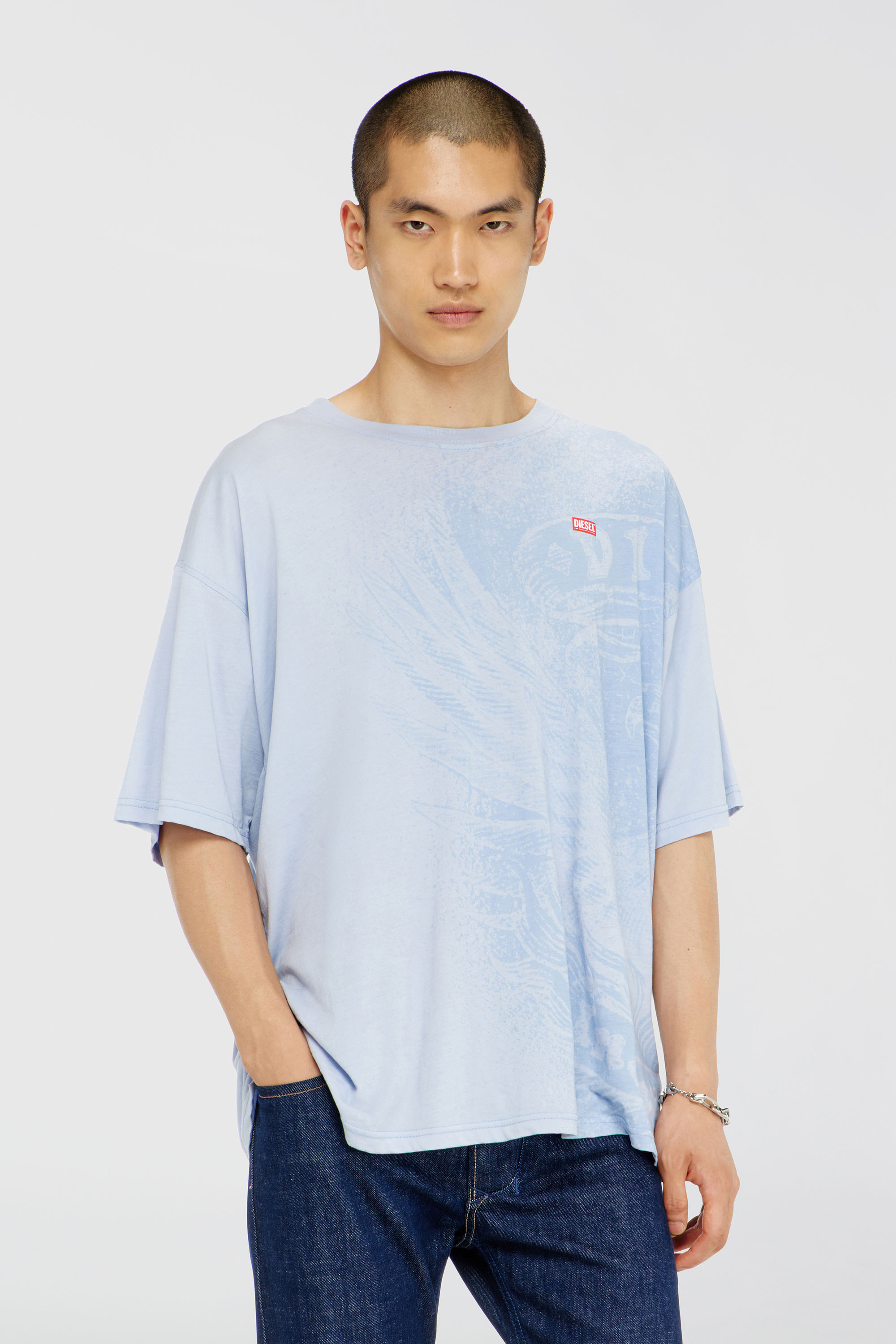 Diesel - T-BOXT-AA3, T-shirt d&eacute;contract&eacute; avec impressions pigmentaires Homme in Bleu - 1