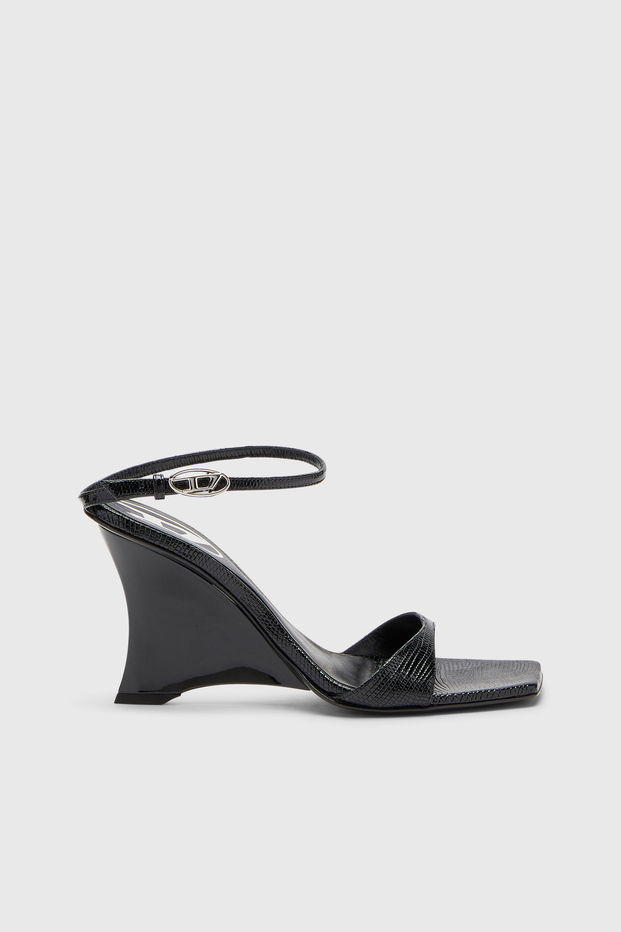 Diesel - D-AMBER SANDAL WEDGE, D-Amber-Sandales &agrave; talons compens&eacute;s en cuir effet l&eacute;zard Femme in Noir - 1