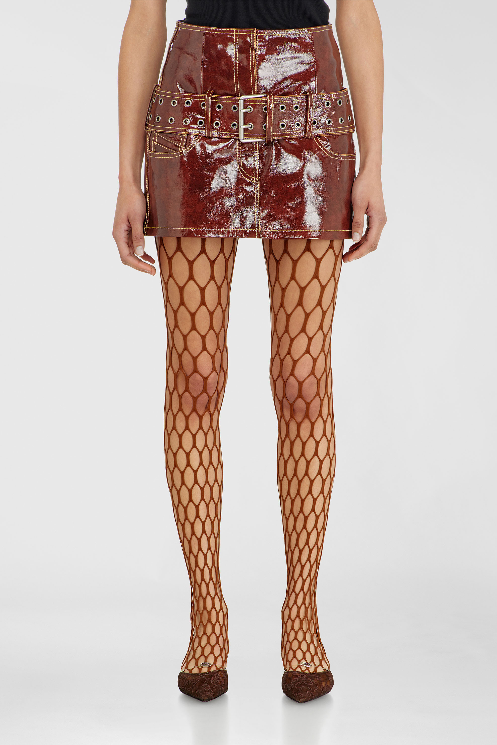 Diesel - L-EVANT, Mini-jupe en cuir verni avec ceinture Femme in Rouge - 3