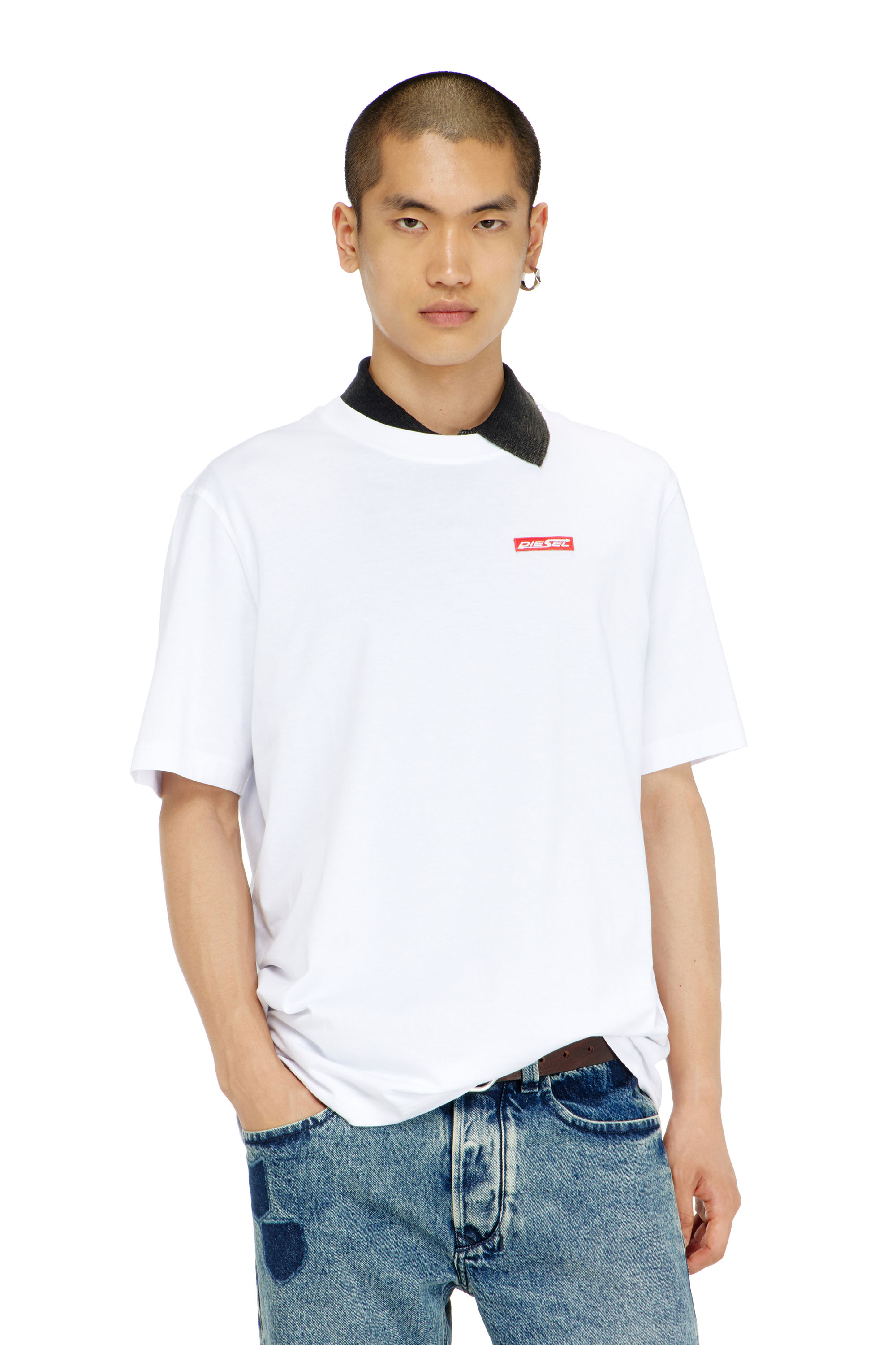 Diesel - T-ADJUST-AA12, T-shirt en coton avec patch logo Homme in Blanc - 3