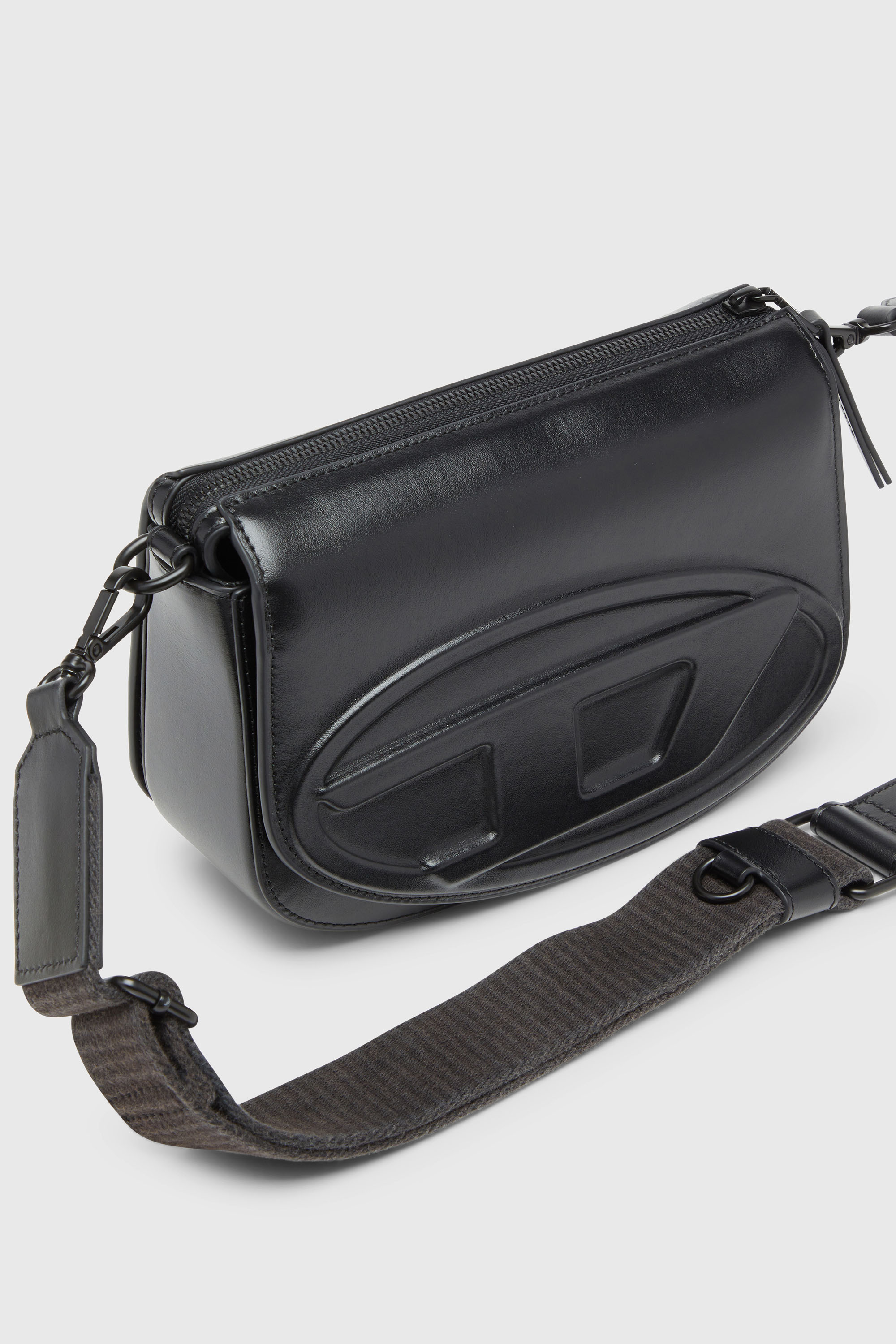 Diesel - 1DR CAMERA BAG, 1DR-Sac camera en cuir premium Mixte in Noir - 6