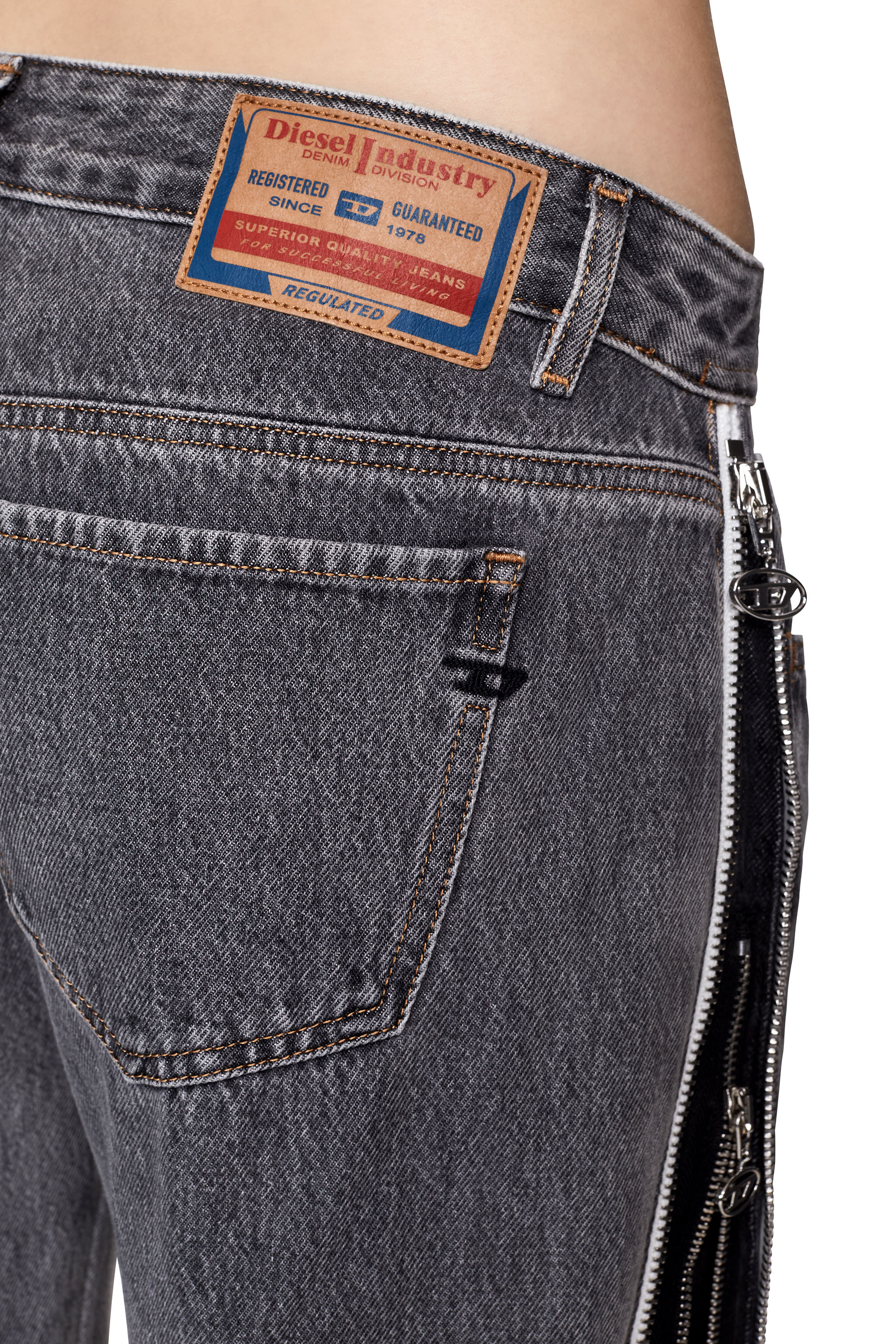 Diesel - 2002 09D18 Straight Jeans, Noir/Gris foncé - Image 3