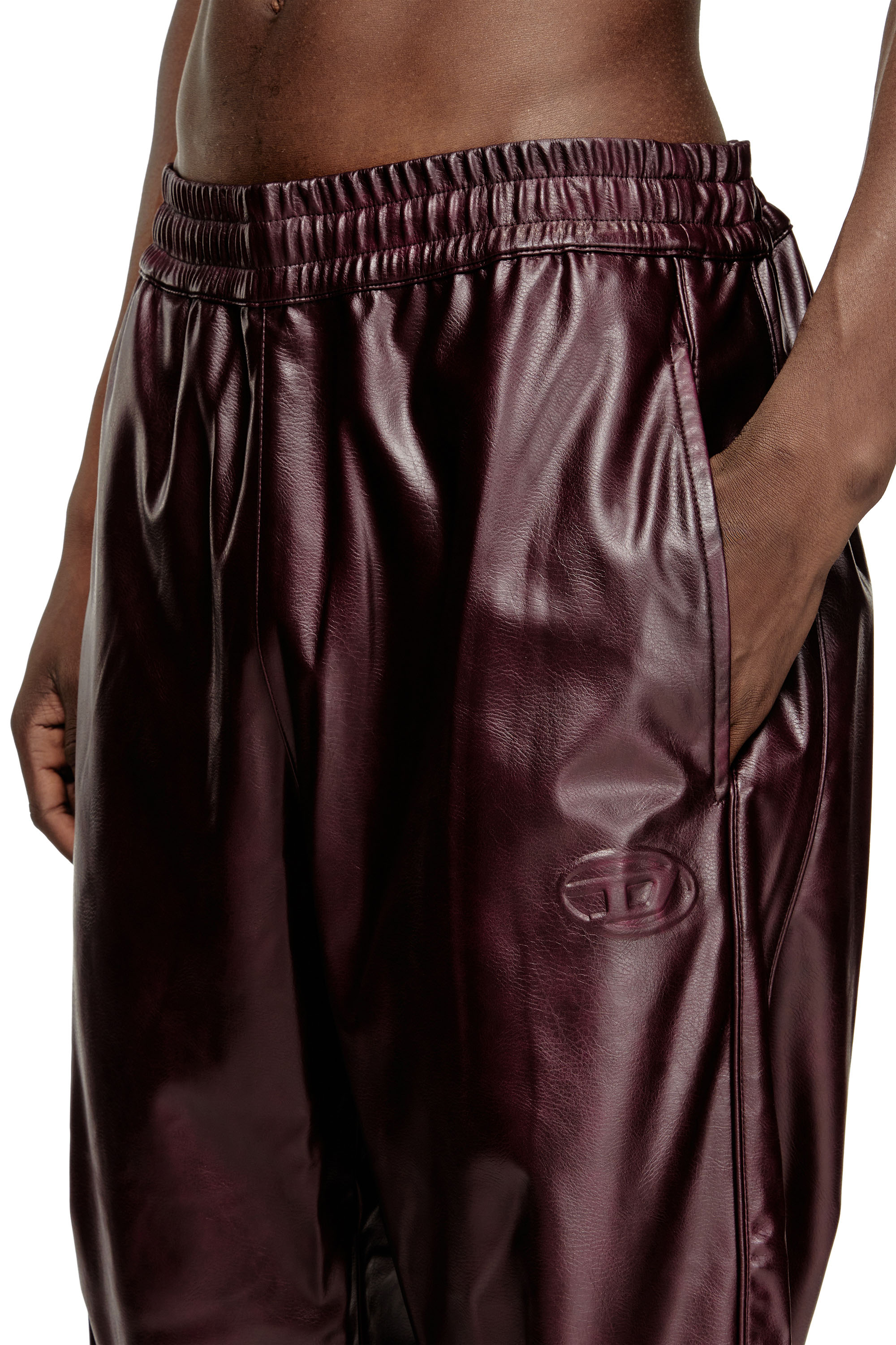 Diesel - FR-P-ARTEN, Pantalon avec logo burgundy Homme in Rouge - 5