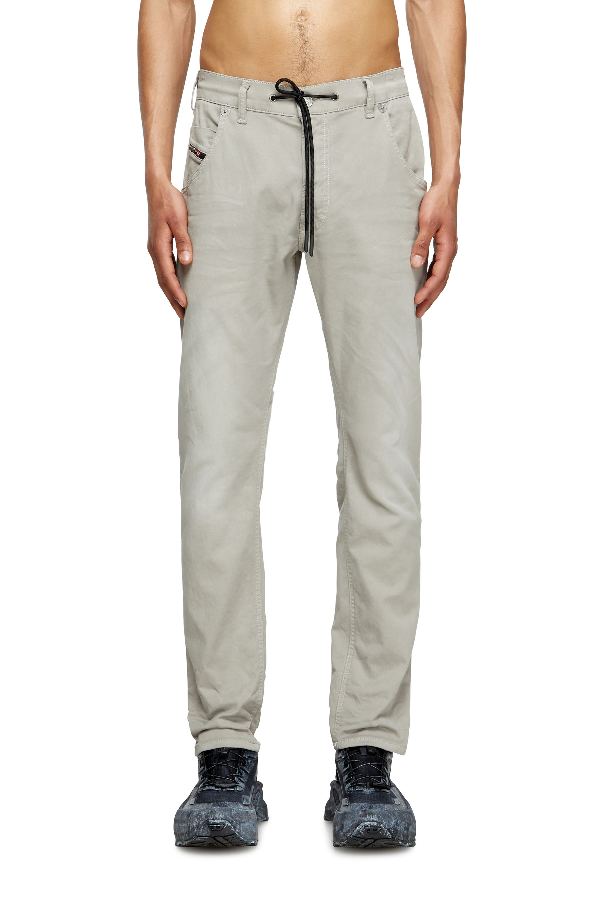 Diesel - Regular 2032 D-Krooley Joggjeans® 0670M Homme, Gris Clair - Image 3