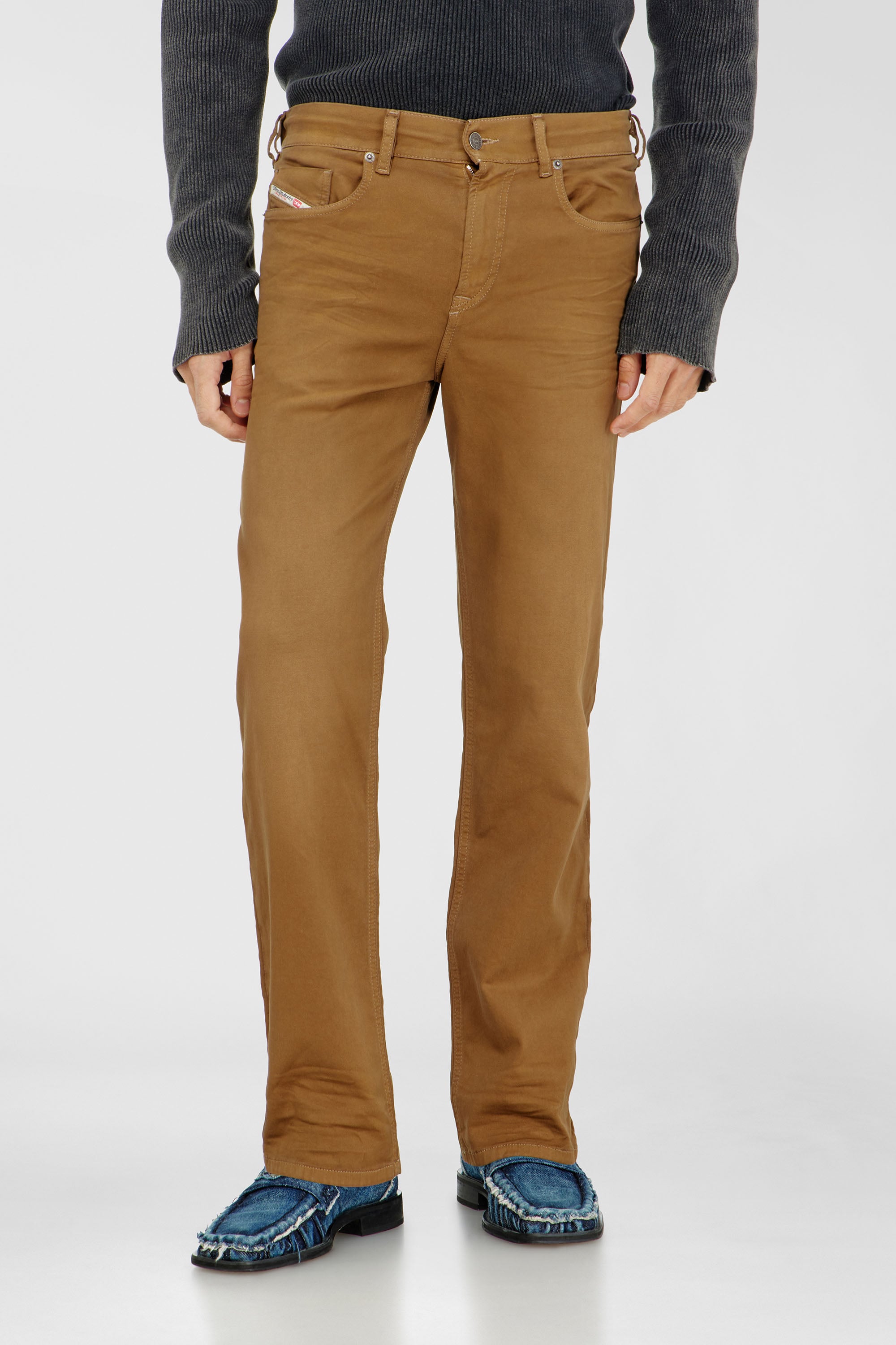 Diesel - Regular 2090 D-Veekley Joggjeans&reg; 0670M Homme, Marron - Image 1