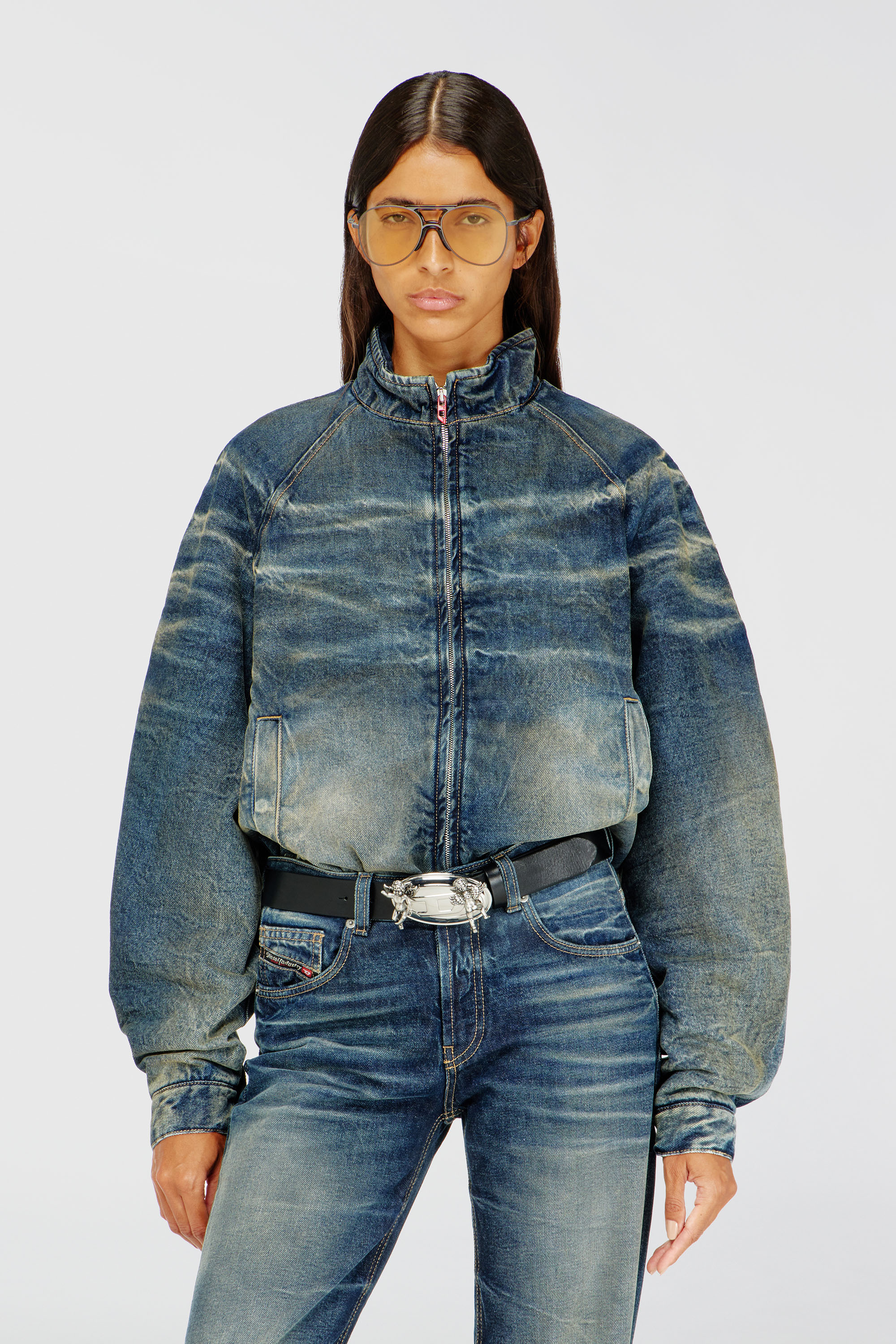 Diesel - DE-BARUS-FSJ1, Veste matelass&eacute;e en denim froiss&eacute; effet us&eacute; Femme in Bleu - 1