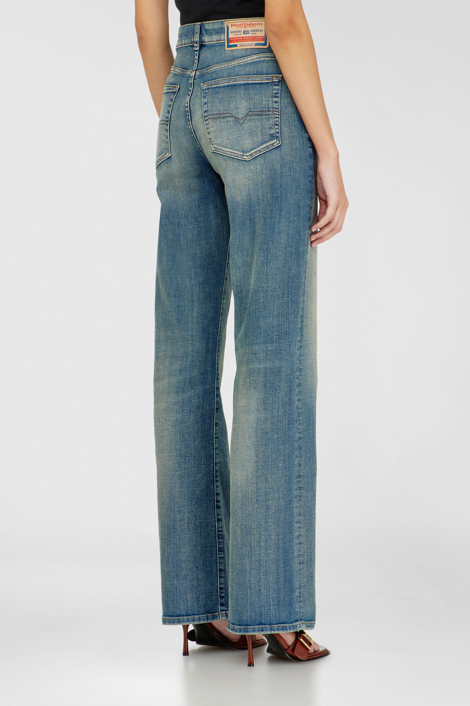 Diesel - Regular Jeans 1971 D-Sent 09N32 Femme, Bleu moyen - Image 5