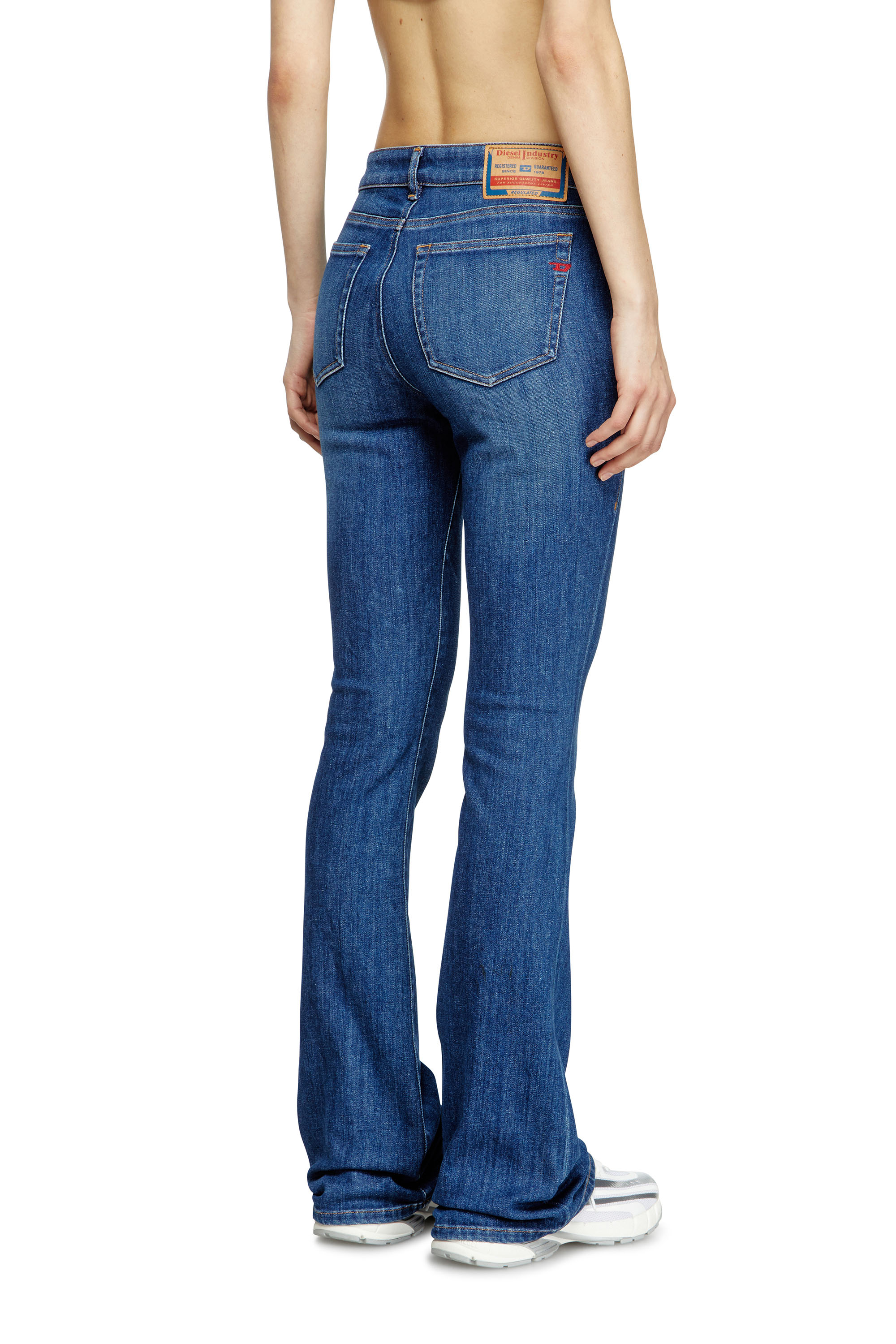 Diesel - Bootcut Jeans 1969 D-Ebbey 09M73 Femme, Bleu moyen - Image 4