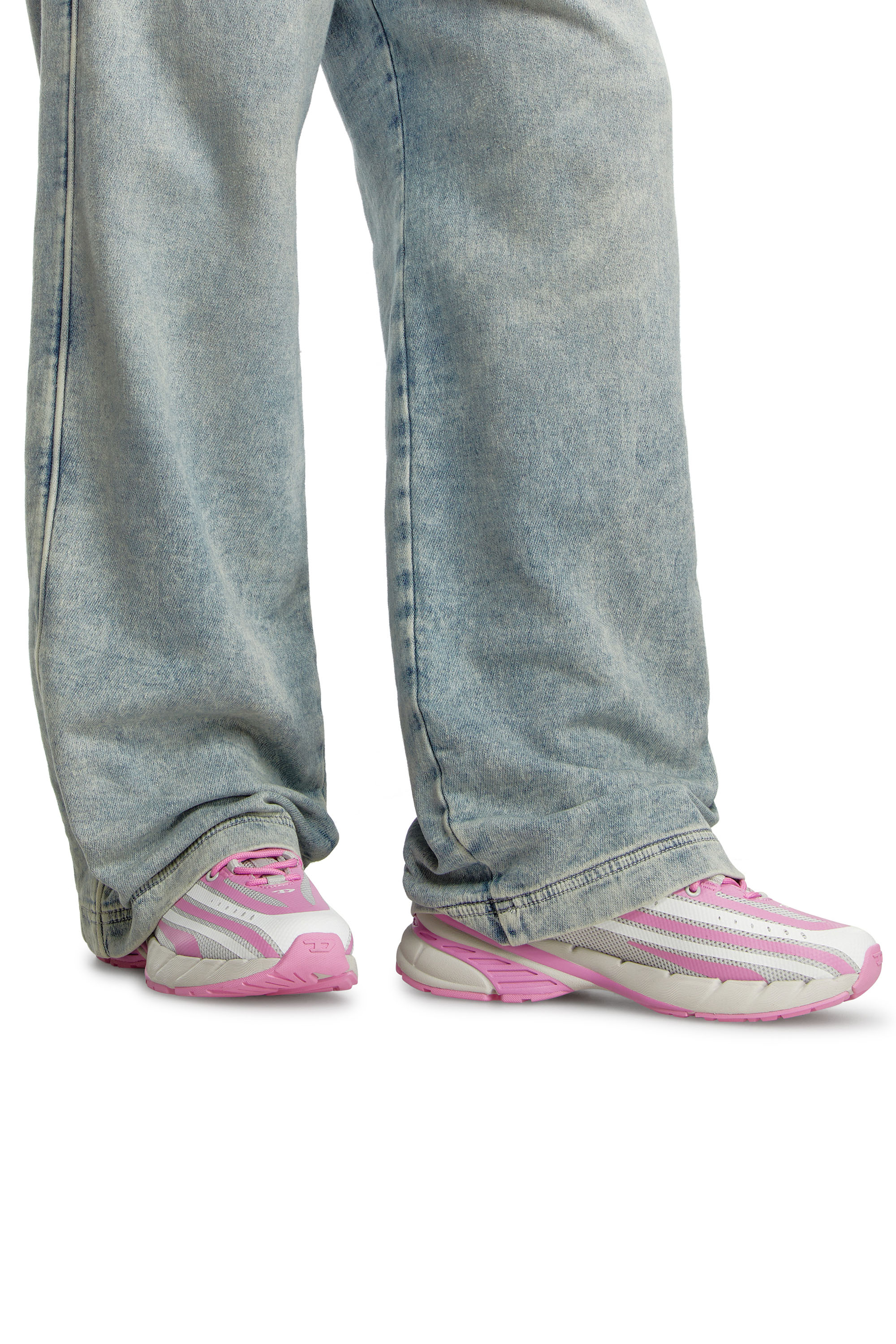 Diesel - D-AIRSPEED LOW W, D-Airspeed Low-Sneakers rayées en mesh enduit Femme in Polychrome - 2