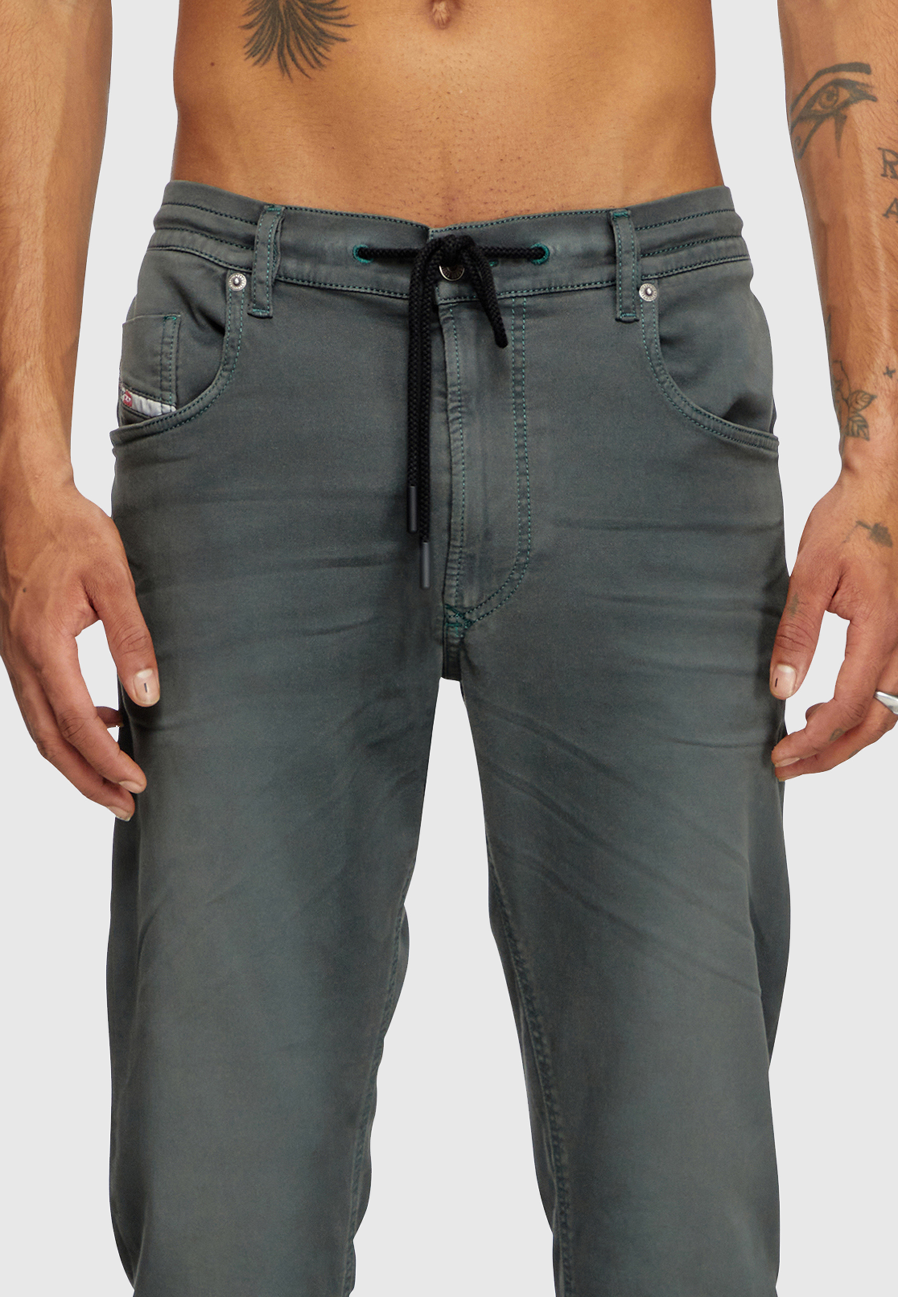 Diesel - Regular 2032 D-Krooley Joggjeans® 0670M Homme, Gris - Image 5