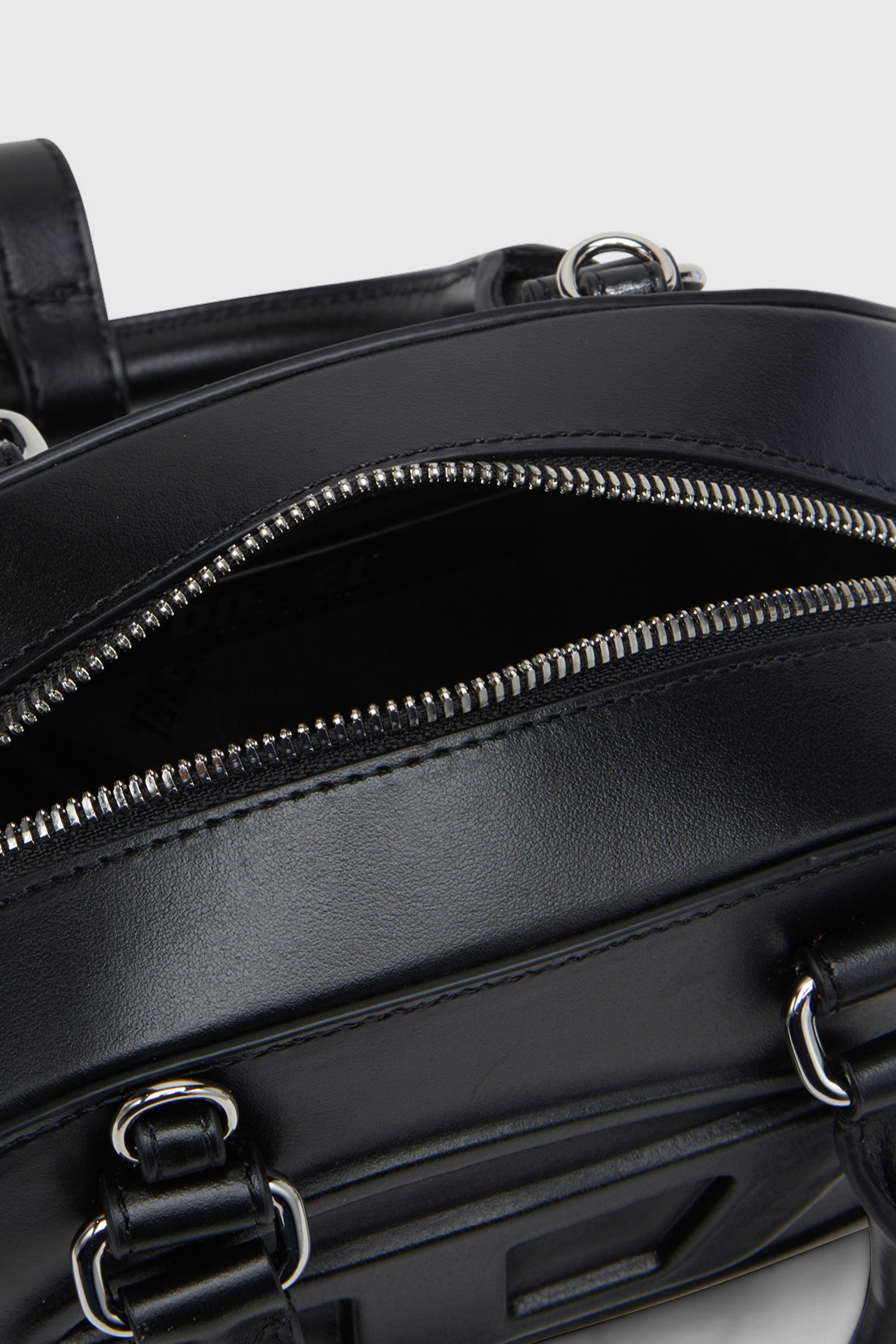 Diesel - 1DR DOME CROSSBODY, 1DR Dome - Petit sac bowling en cuir noir pour femme Femme in Noir - 4