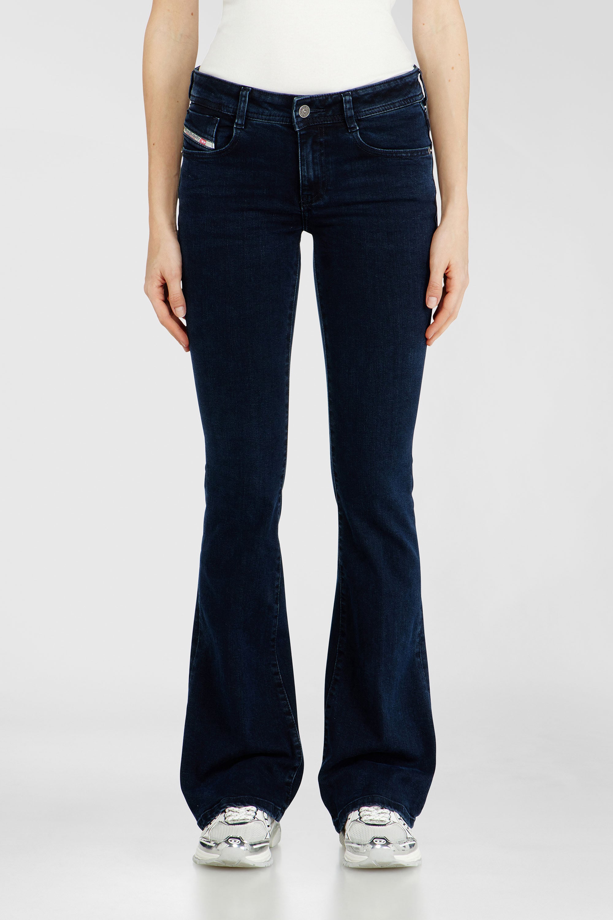 Diesel - Bootcut Jeans 1969 D-Ebbey 0KBBG Femme, Bleu Fonc&eacute; - Image 1