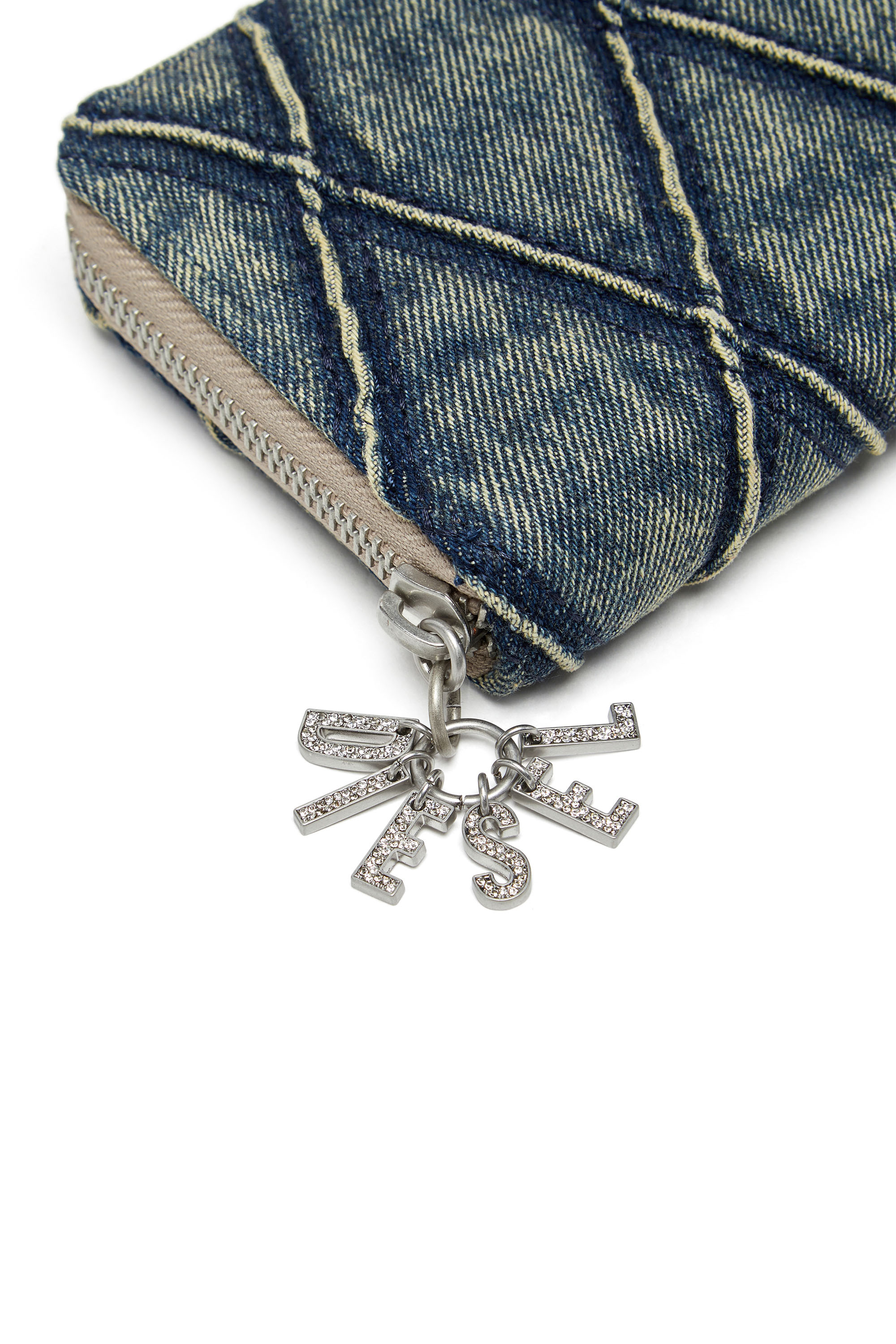 Diesel - CHARM-D CONTINENTAL ZIP L, Portefeuille zippé en denim matelassé Argyle Femme in Bleu - 4