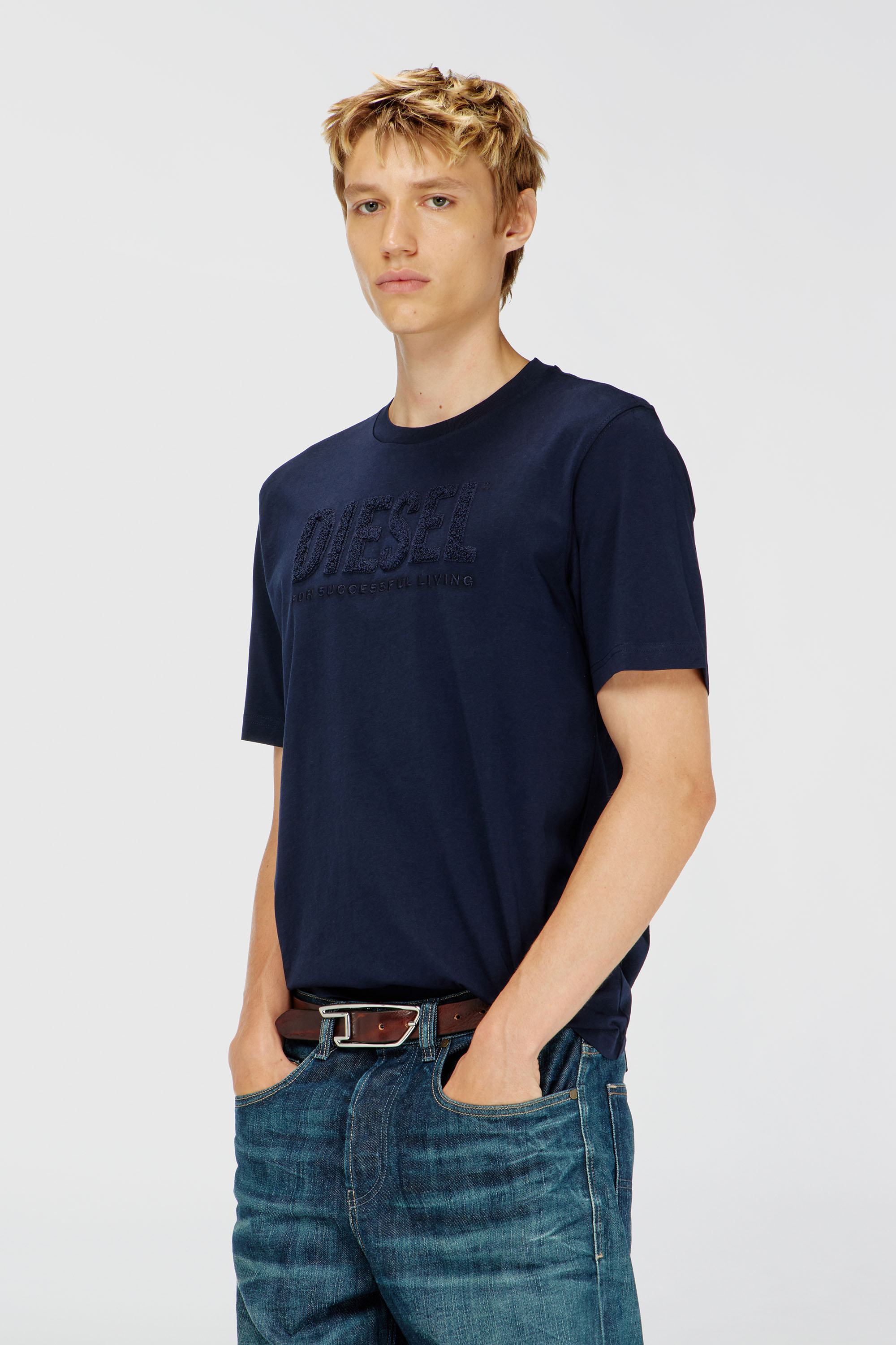 Diesel - T-JUST-OVA-T92, T-shirt en coton avec imprim&eacute; logo Diesel ton sur ton Homme in Bleu - 3