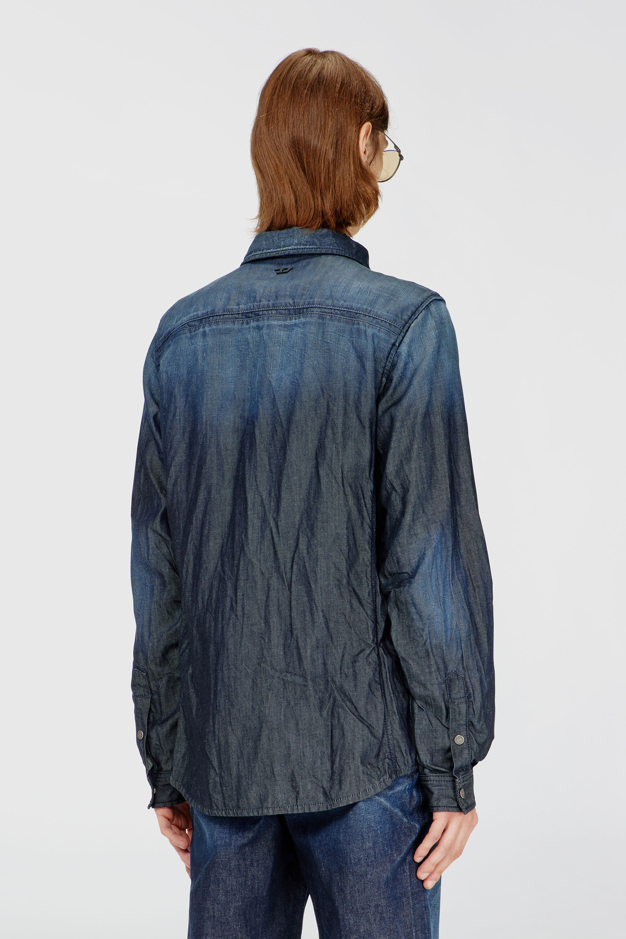 Diesel - D-SYNAR-FSJ1, Chemise en denim froiss&eacute; Homme in Bleu - 4