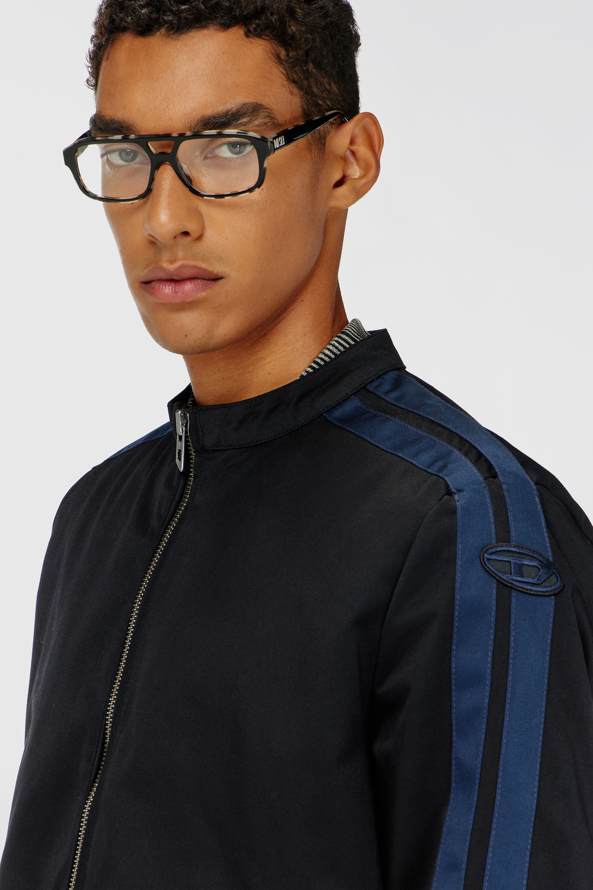 J-NAEL, Bleu/Noir
