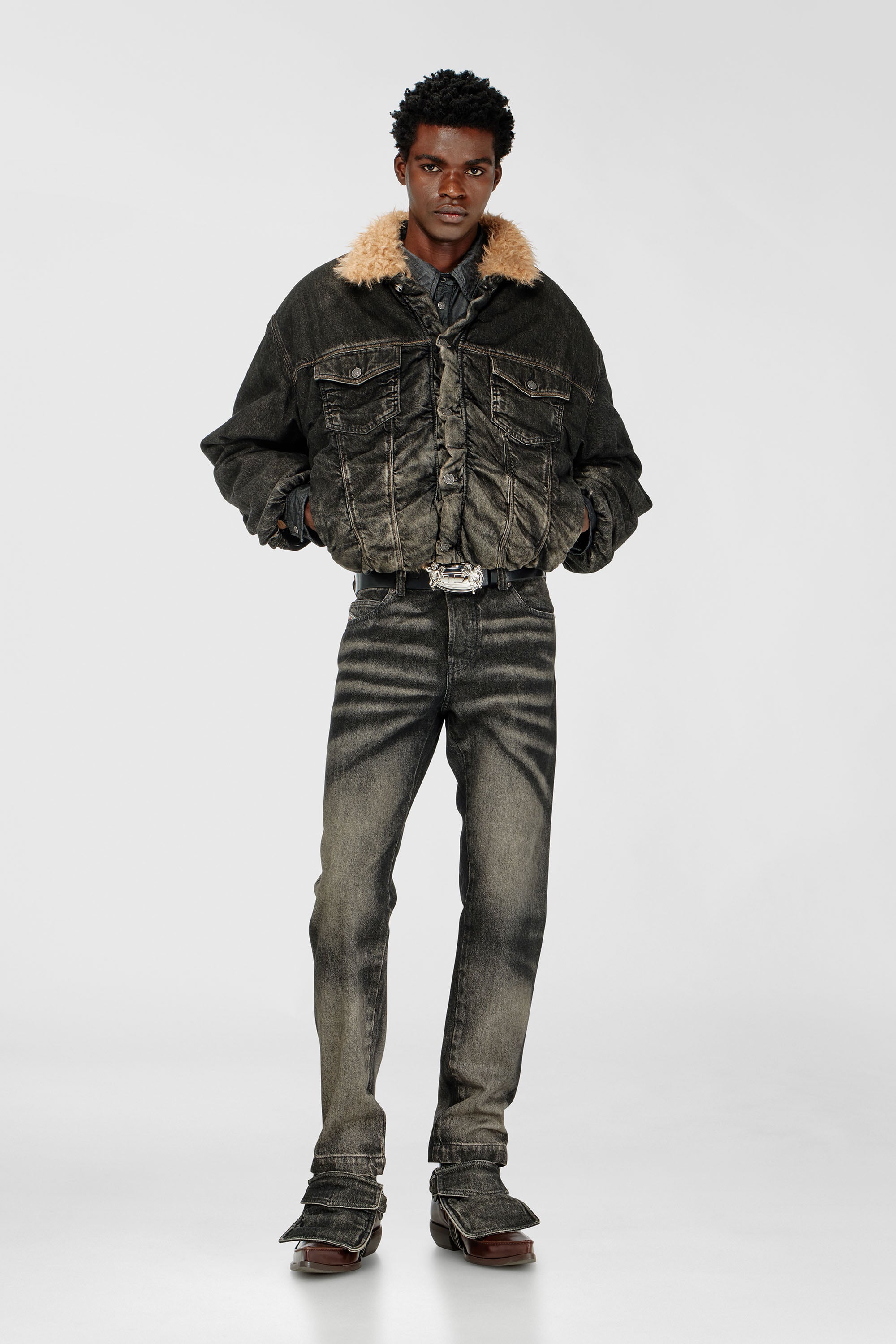 Diesel - D-CURLY-FSJ, Veste trucker en denim effet us&eacute; doubl&eacute;e teddy Mixte in Noir - 2