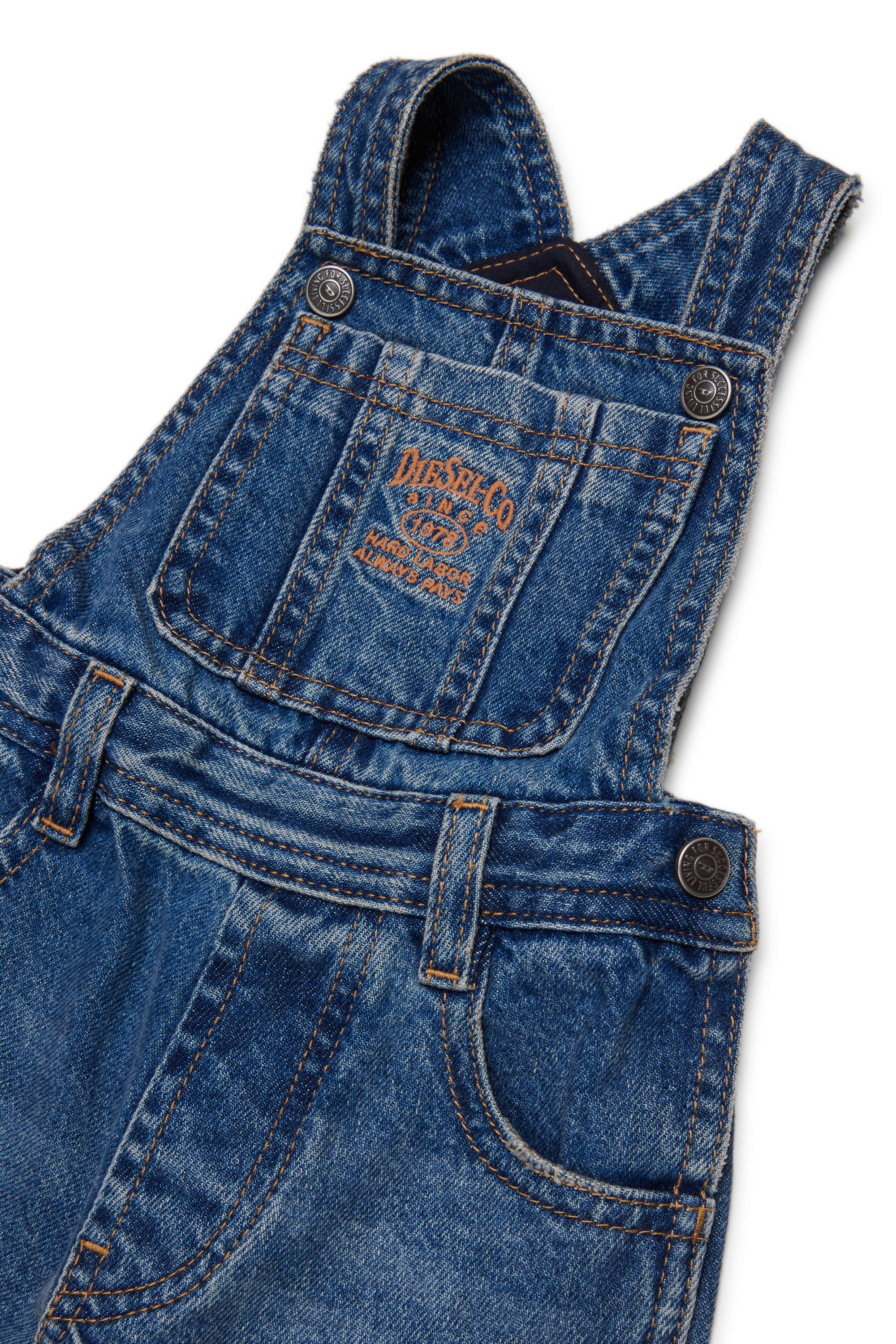 Diesel - JARYB, Salopette en denim avec broderie logo Homme in Bleu - 3