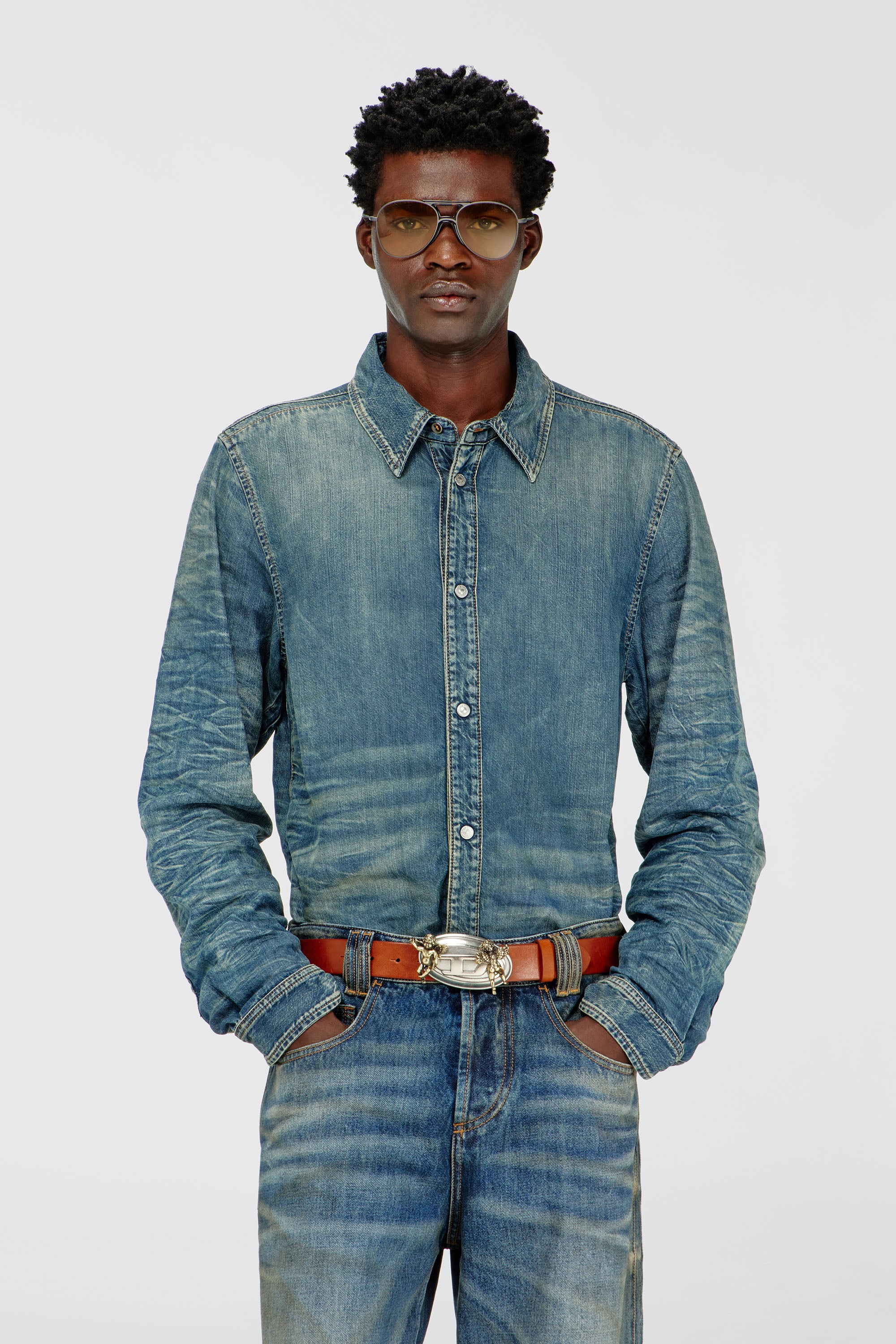 Diesel - D-SYNAR-FSJ4, Chemise en denim effet froiss&eacute; dirty Homme in Bleu - 1