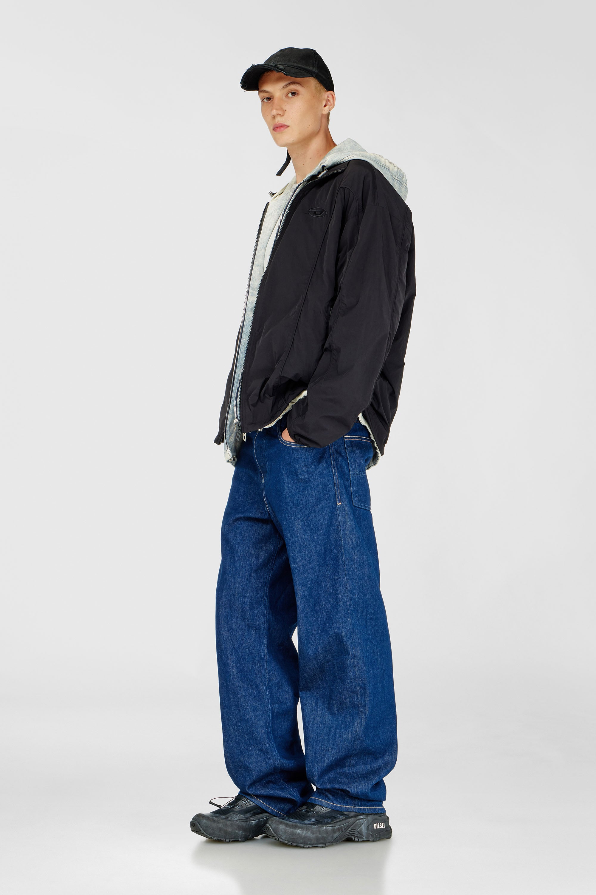 Diesel - J-FIVE-WRD-AKAD, Veste en nylon froiss&eacute; avec passepoil Homme in Noir - 2