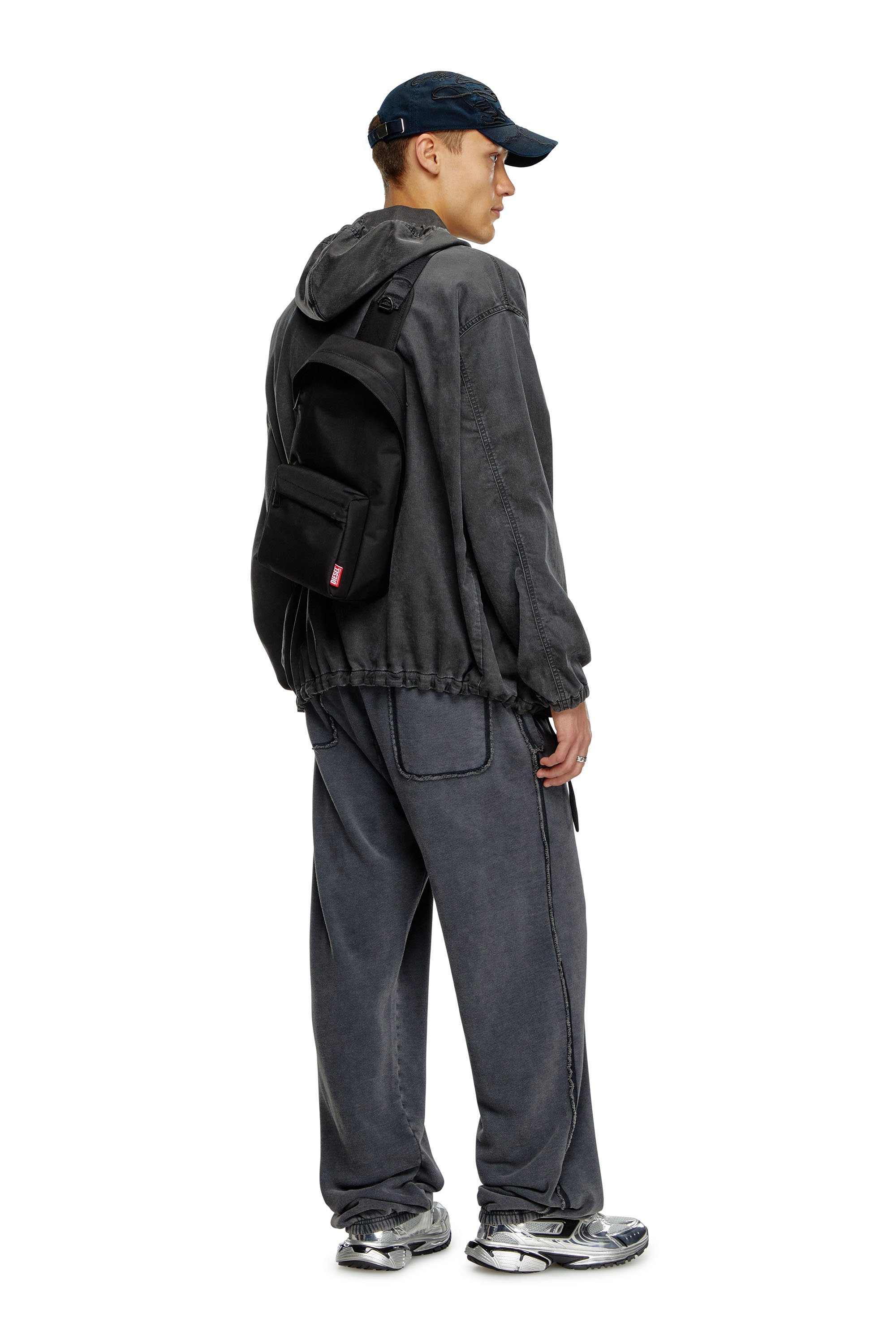 Diesel - D-BSC SLING BAG X, Homme D-Bsc-Sac à dos à bandoulière en tissu résistant in Noir - Image 6