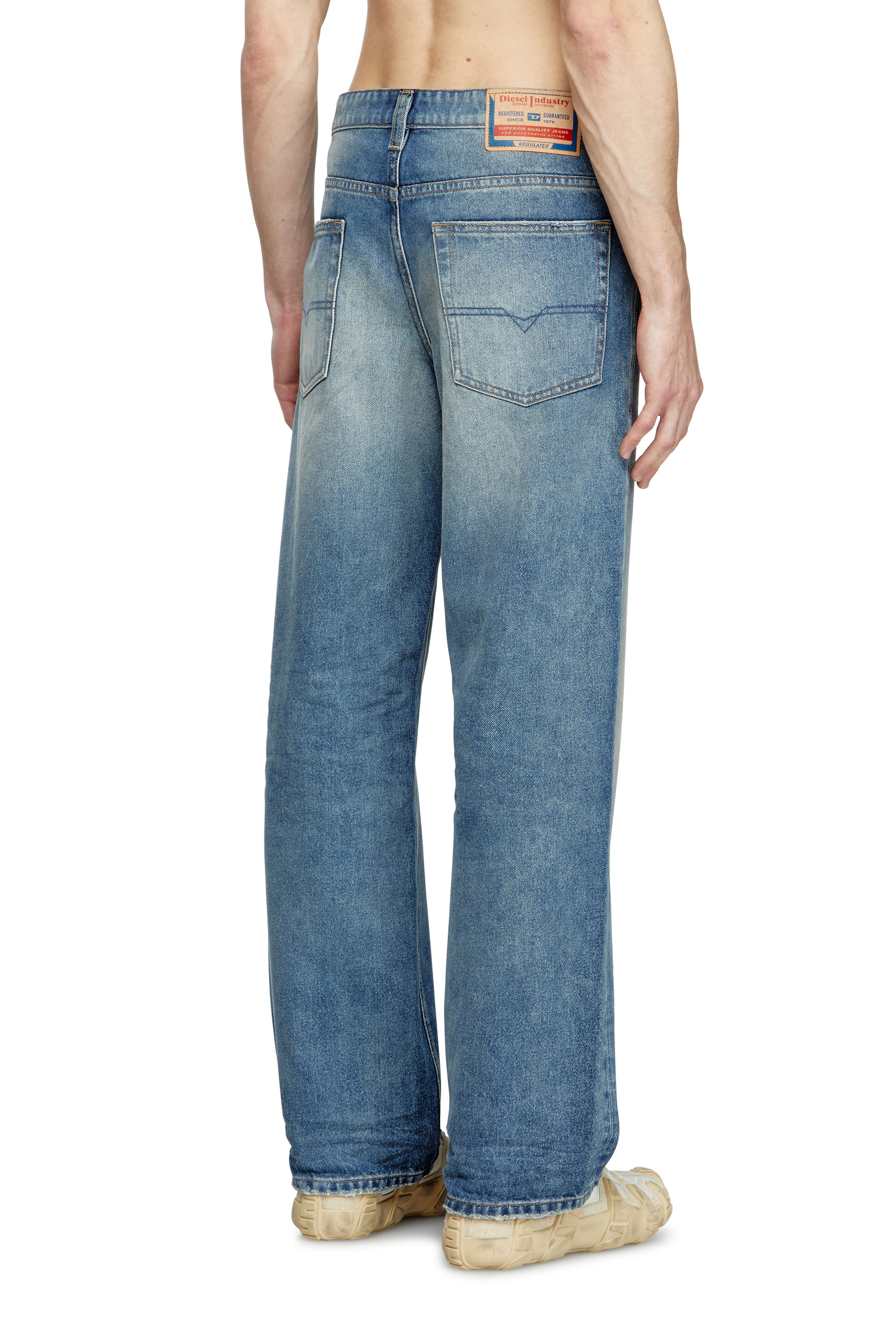 Diesel - Relaxed Jeans 2001 D-Macro 0DBEB Homme, Bleu moyen - Image 4